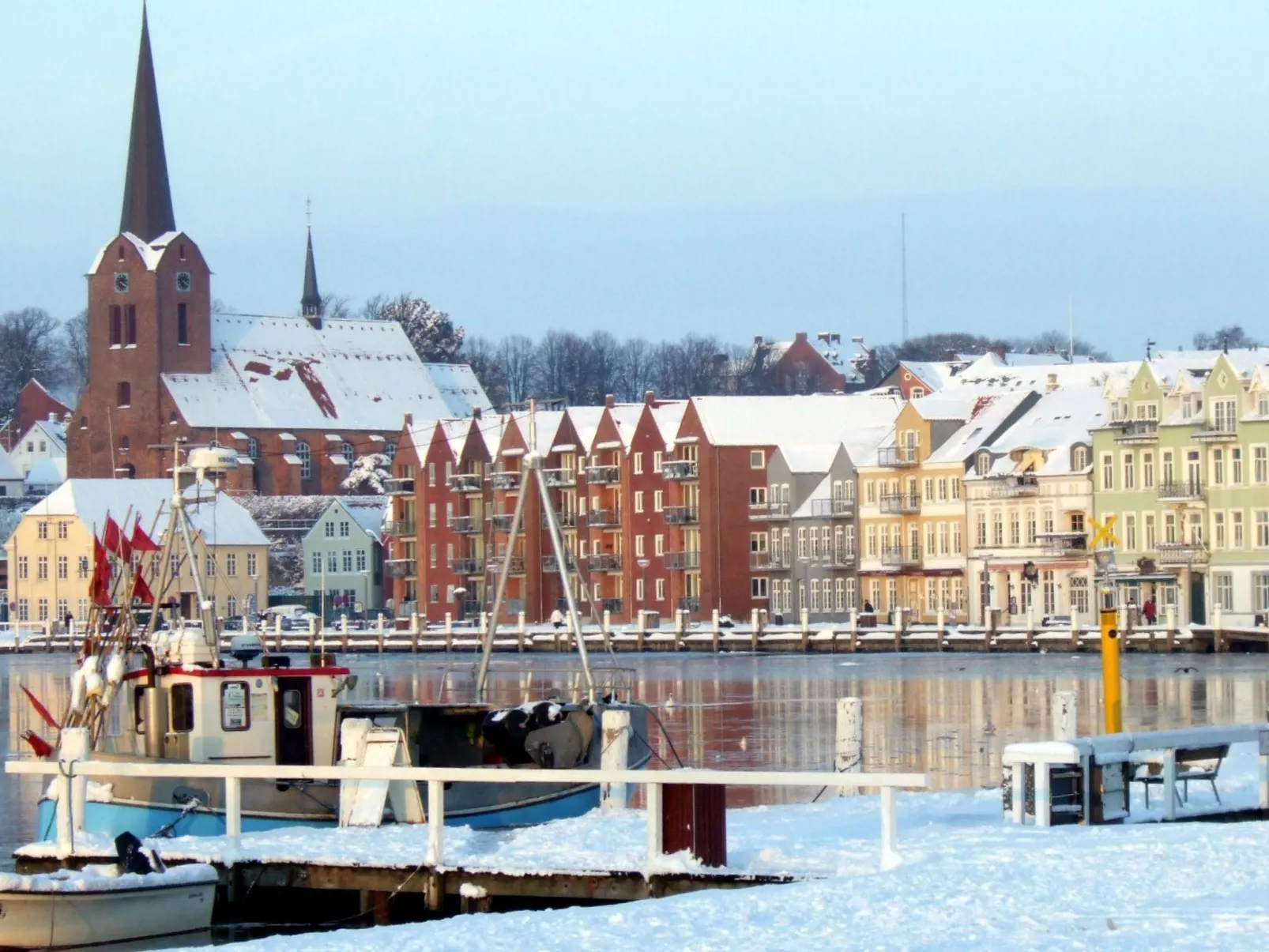 Modernes, geräumiges Haus mit großer Terrasse-Buiten