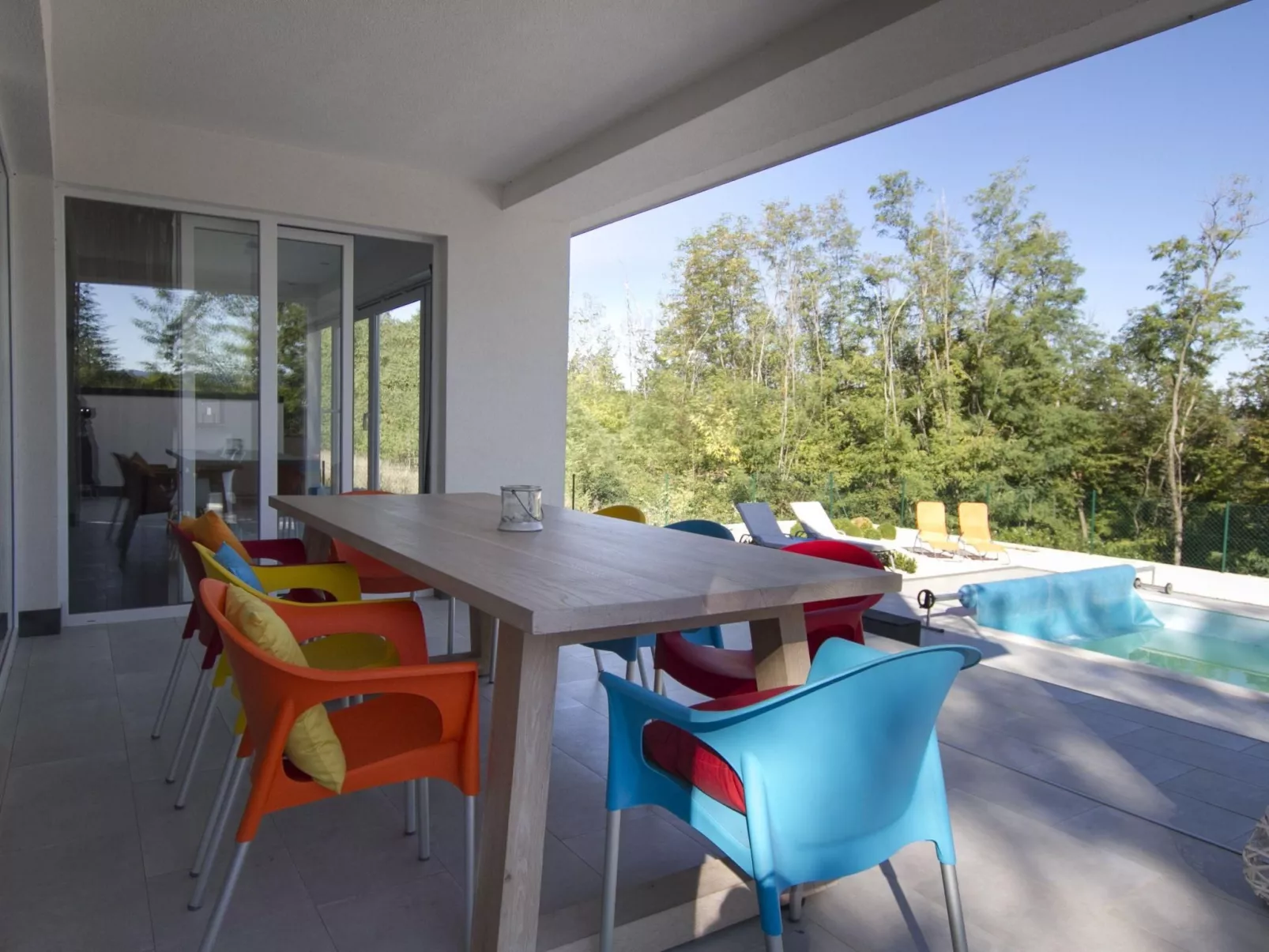 Villa mit Pool-Buiten