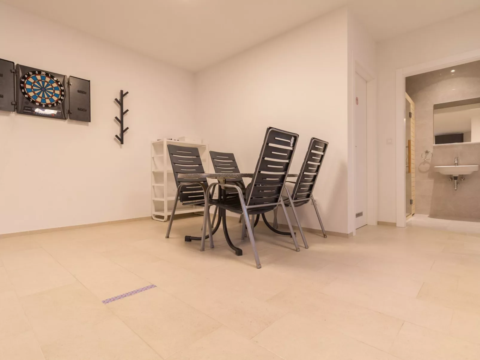 Villa Ema - beheizter Salzwasserpool, Fitnessraum und Sauna-Binnen