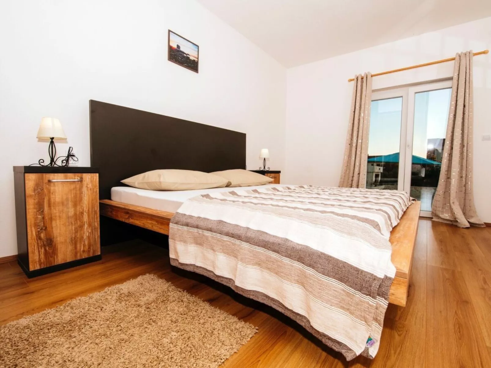 Ana Dreams - von TA Leut Agency-Binnen