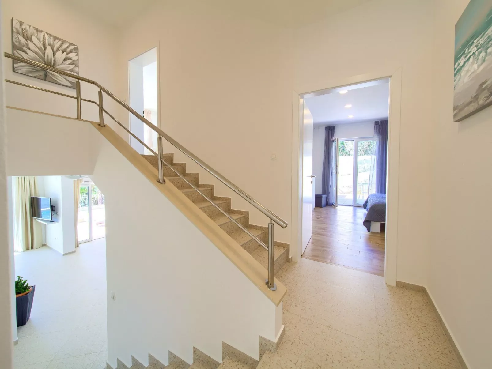 Geräumige, luxuriöse 5*-Ferienvilla mit Meerblick, eigenem Pool und großer Terr-Binnen