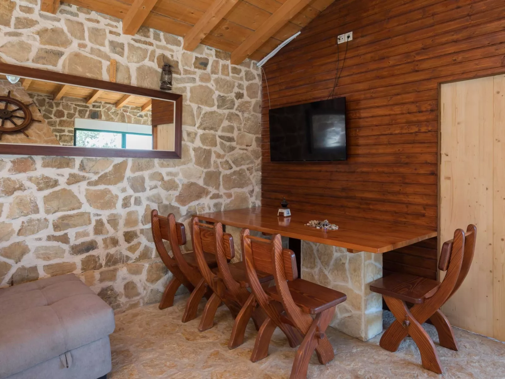 Ferienvilla Kalista mit Pool und tollem Ausblick-Binnen