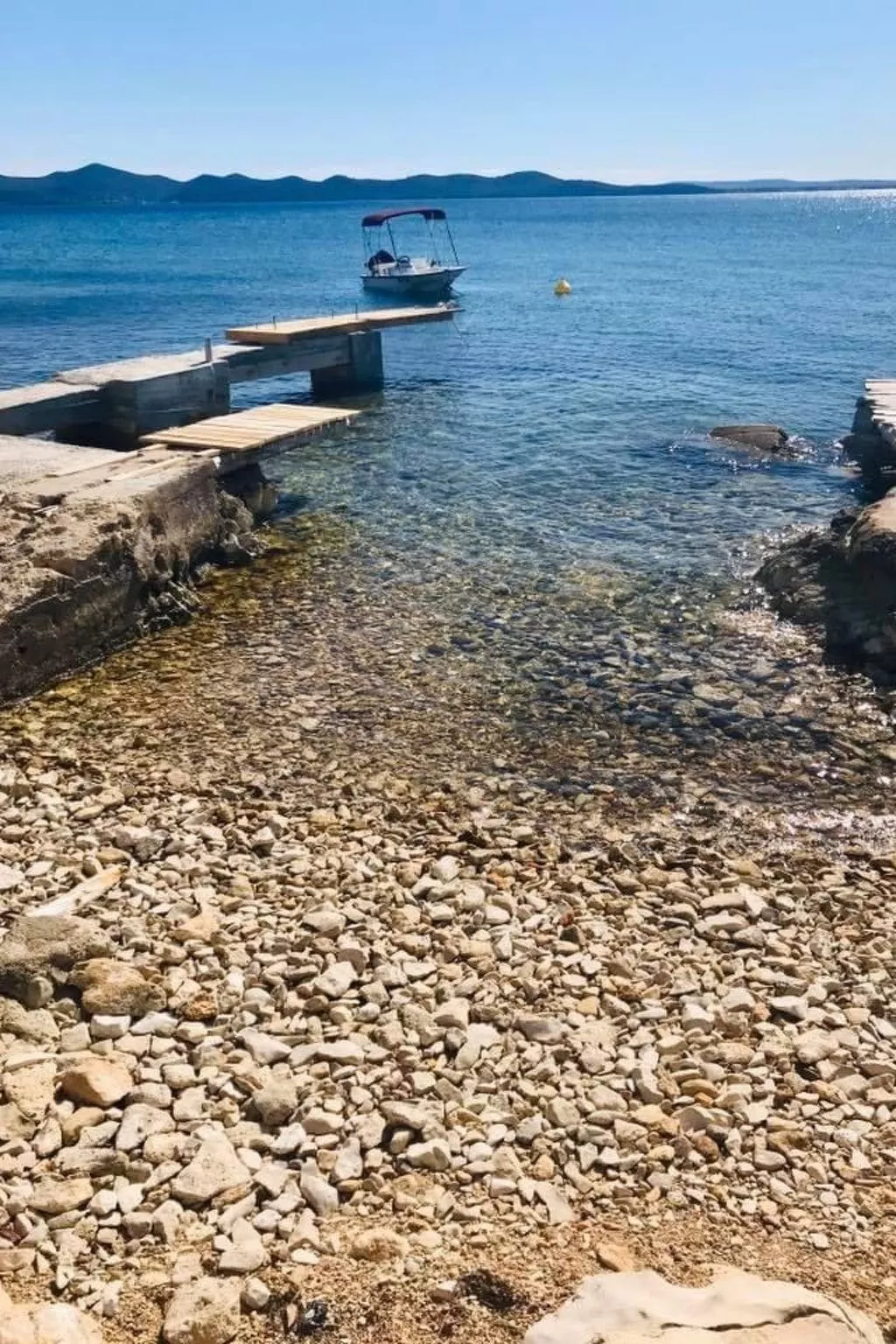 "Lenko 1" mit Blick auf das Wasser-Buiten
