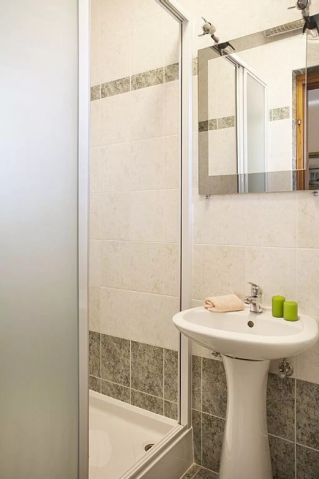 Vollständig freistehendes Haus mit schönem Garten-Binnen