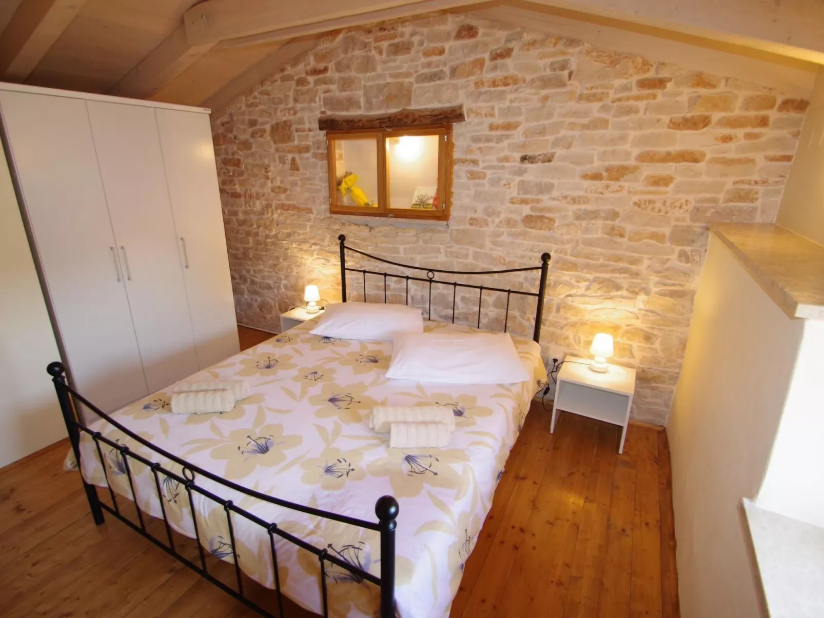 In Kavran mit Terrasse und Grill-Binnen