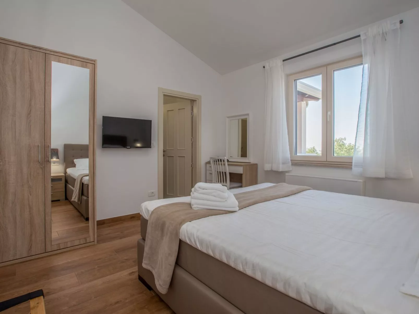 Tolles Ferienhaus in Deklići mit Privatem Pool-Binnen