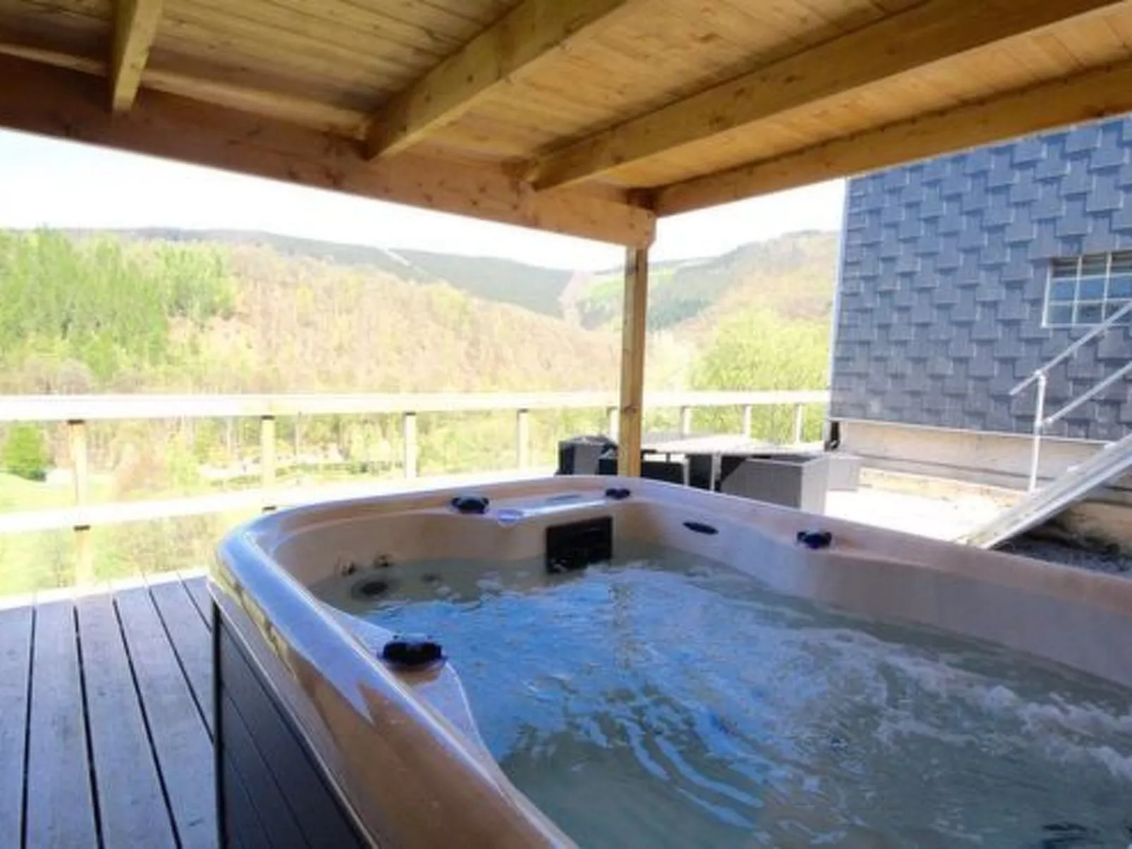 Duplex Ferme Simon 4p mit Jacuzzi und Sauna-Buiten
