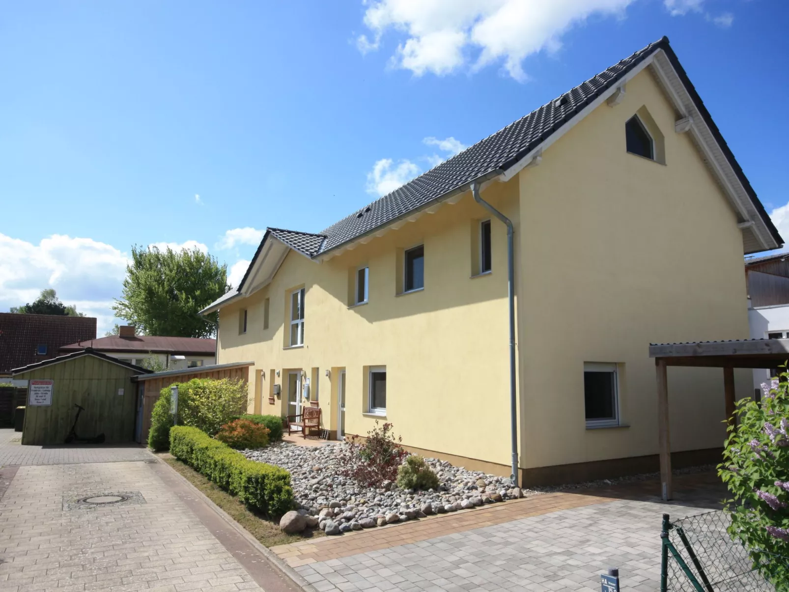 75 qm Wohnung Ostseebad Koserow mit Terrasse, Grill und Garten-Buiten