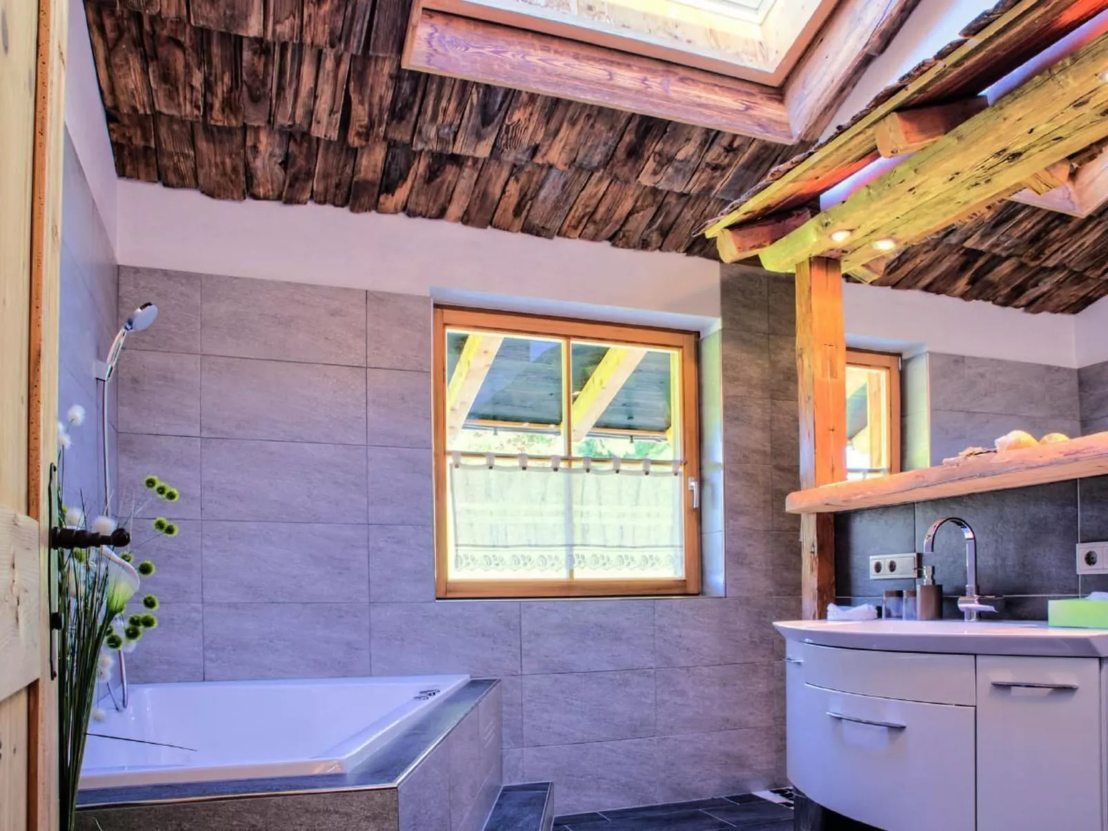 Sunny Hideaway-Binnen