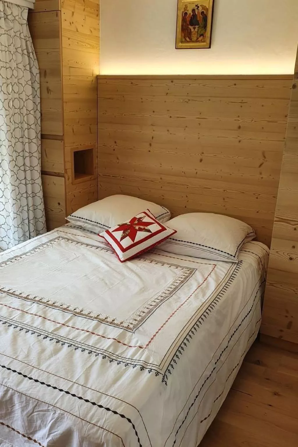 Mit Blick auf die Berge-Binnen