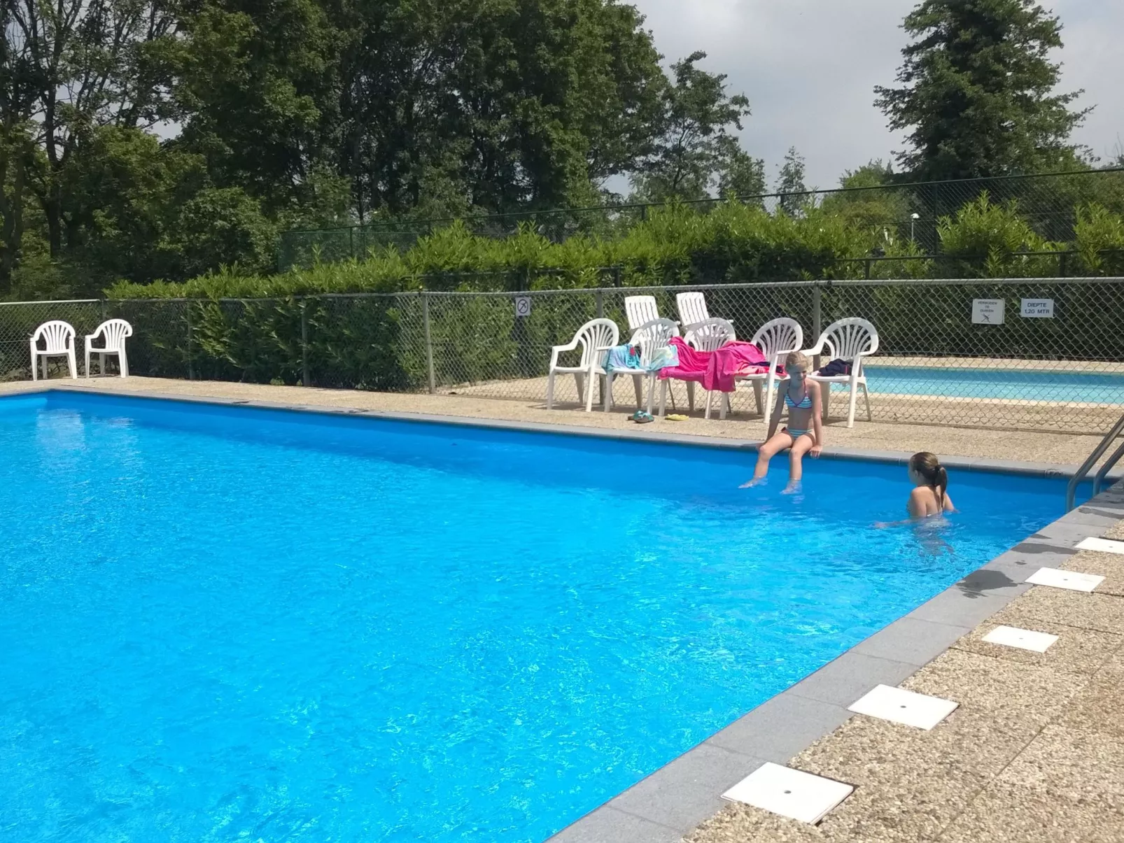 Seabreeze mit umzäuntem privatem Garten-Buiten