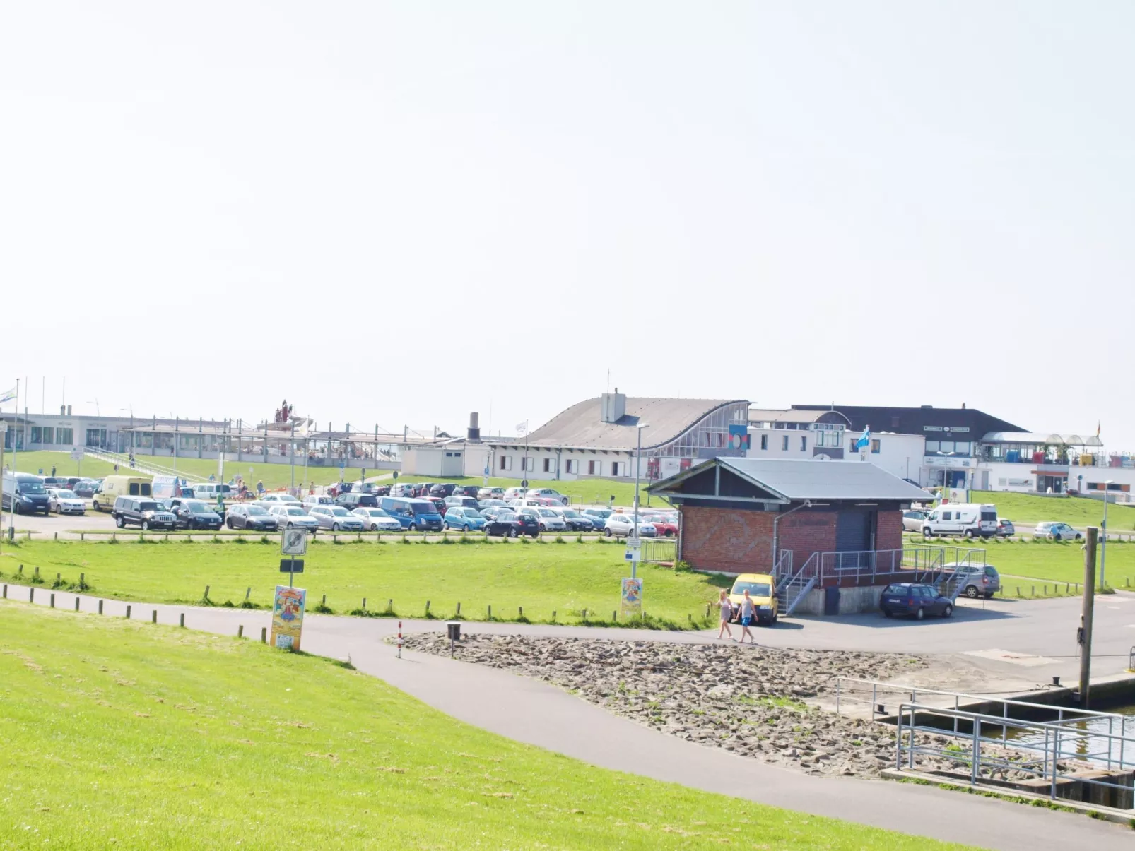 Mit Terrasse, Grill und Garten-Binnen