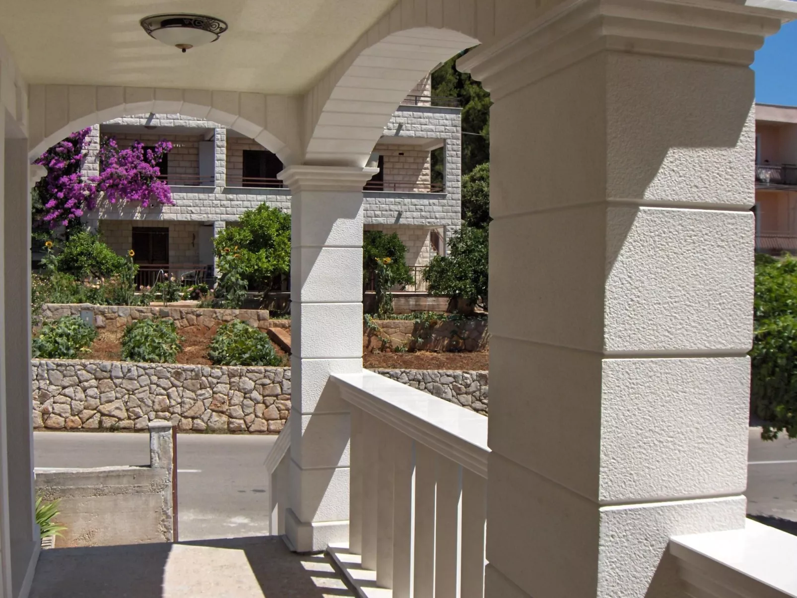 In Stari Grad-Buiten