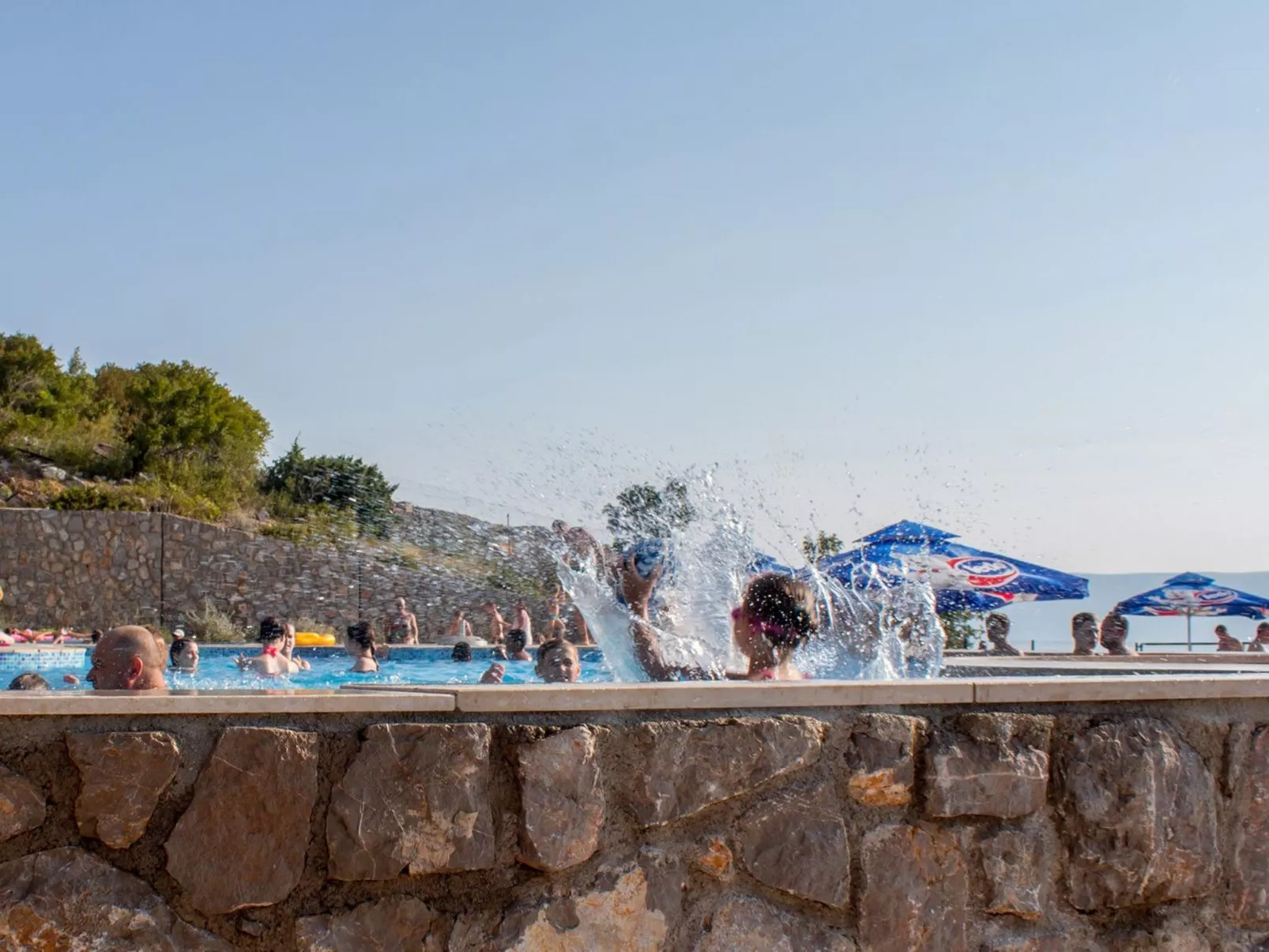 Mobilheim mit gemeinschaftlichem Pool-Image-tags.info