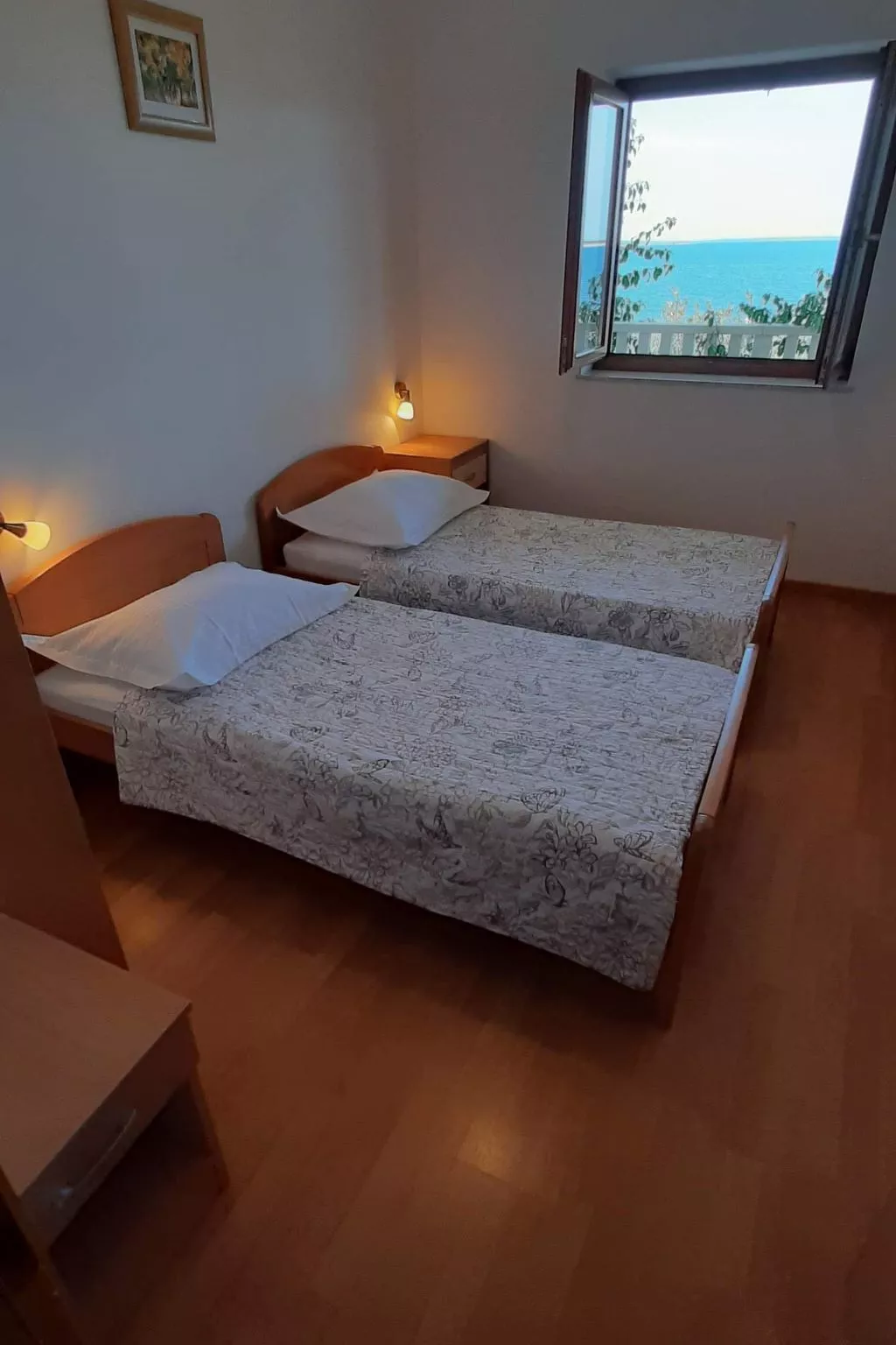 "Mia" mit Blick auf das Wasser-Binnen