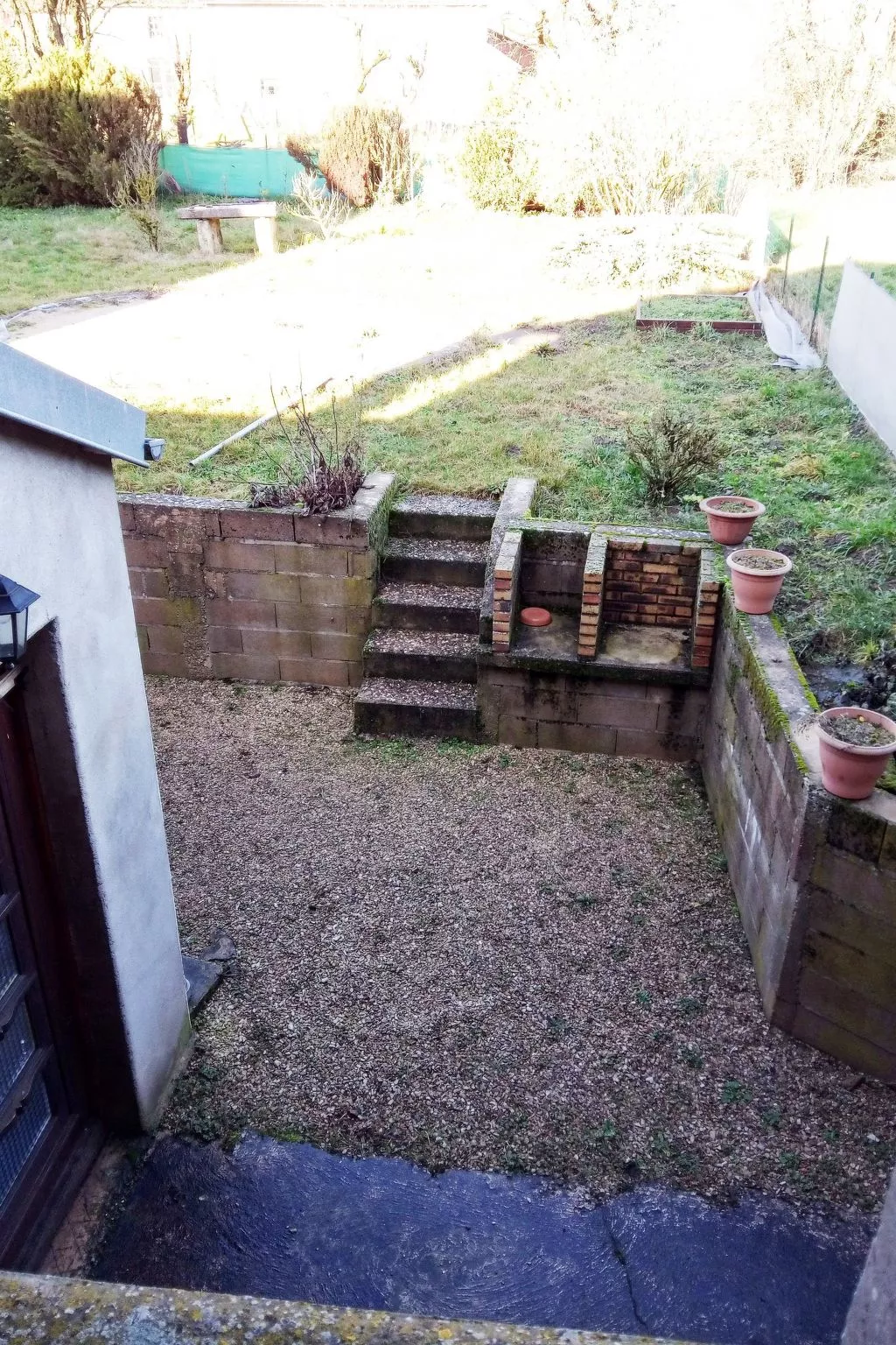 Großes Ferienhaus mit Terrasse und Garten-Buiten