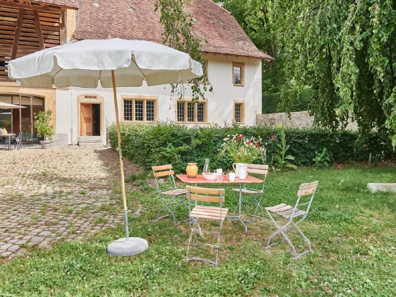 Schlossgut oben-Buiten