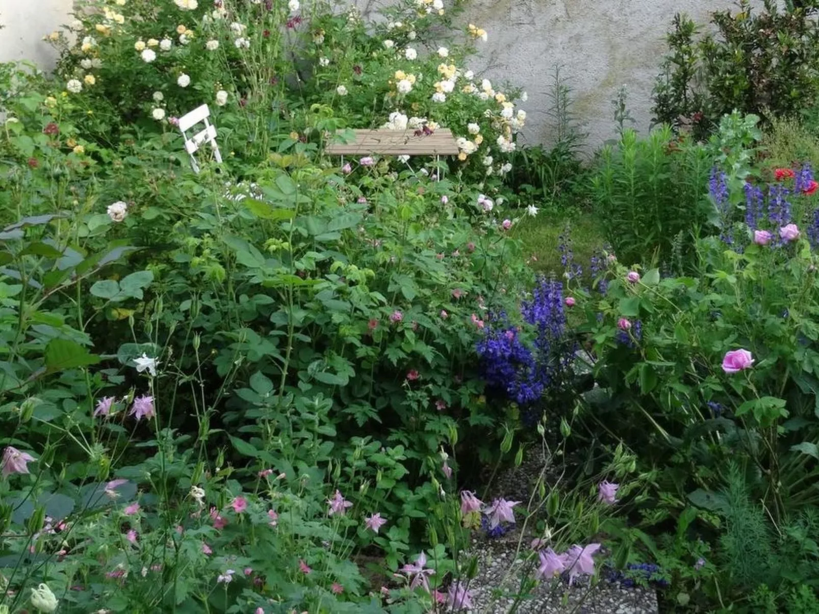 Bévau: Frankreich erleben mit Bio-Frühstück und täglichem Putz-Service-Buiten