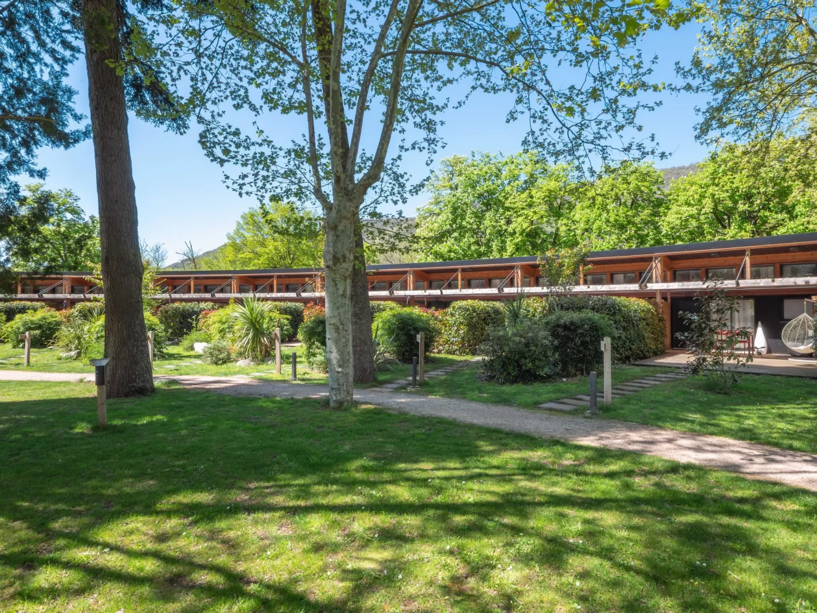 Ecolodge 4 pers mit Spa-Buiten