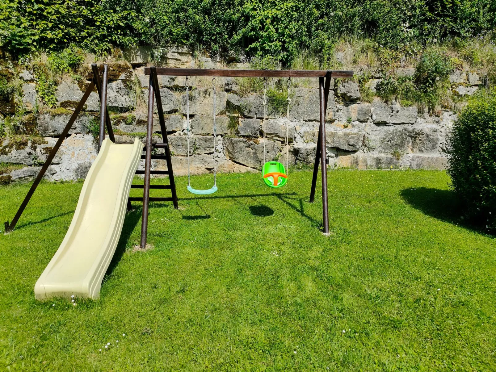 Saine Montagne du Jura mit Spa Sauna Fluss-Binnen