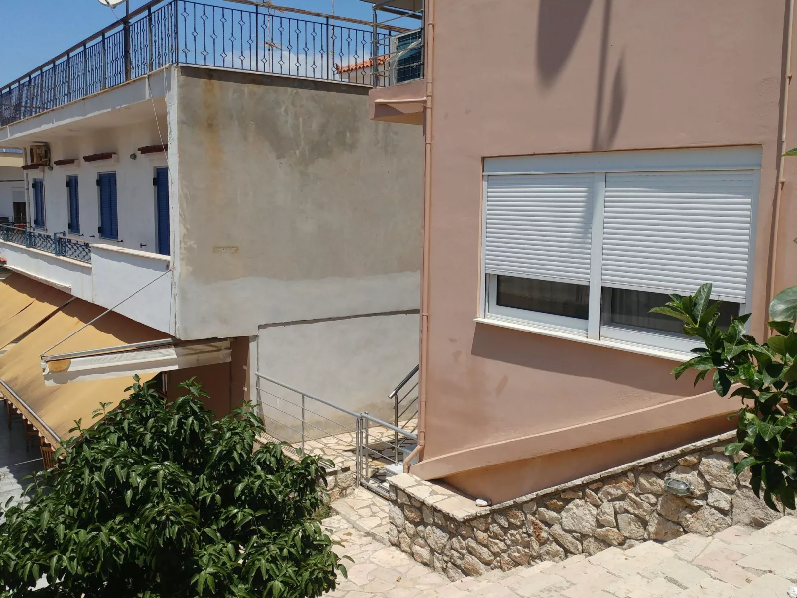 Appartement in Derveni mit Terrasse-Buiten