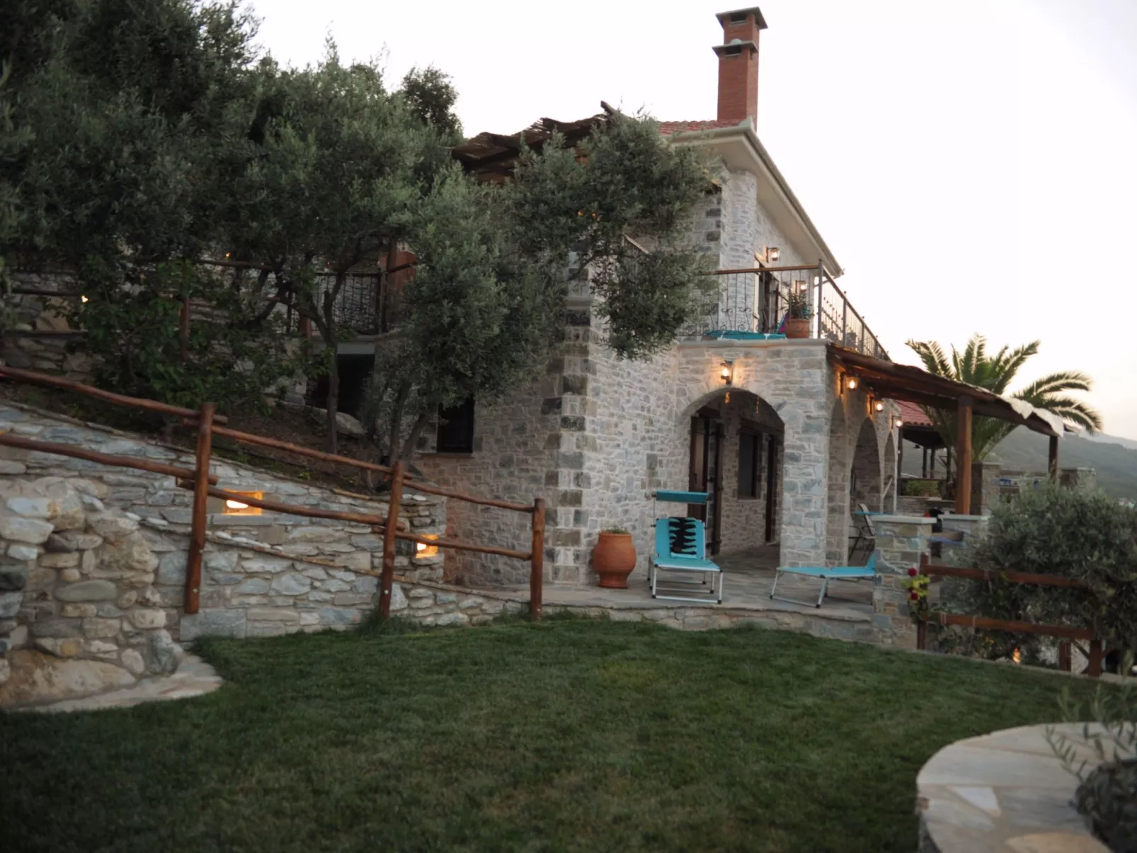 Anwesen mit eigenem Jacuzzi-Buiten