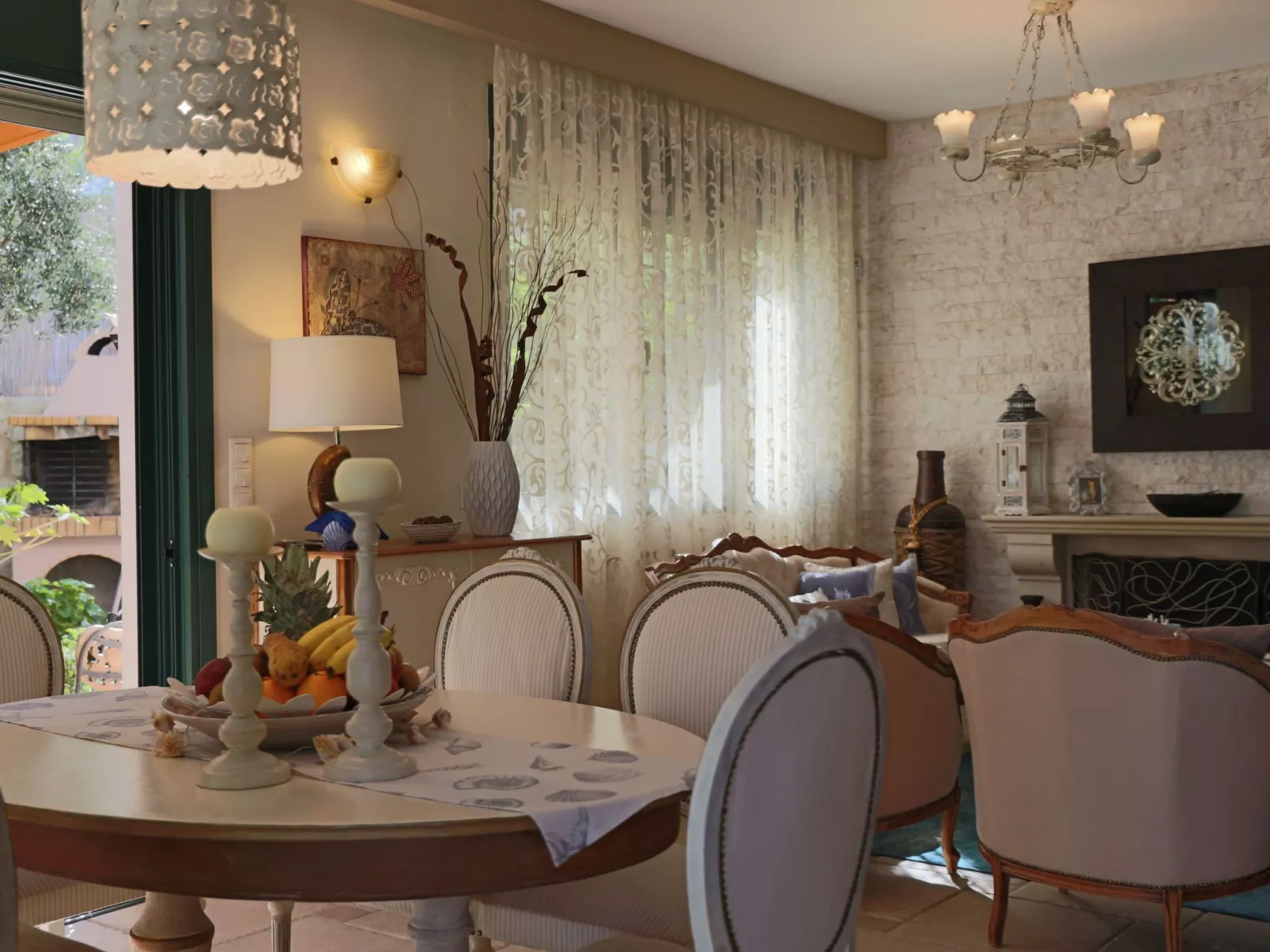 Ferienvilla mit Garten, Grill und Terrasse - Binnen