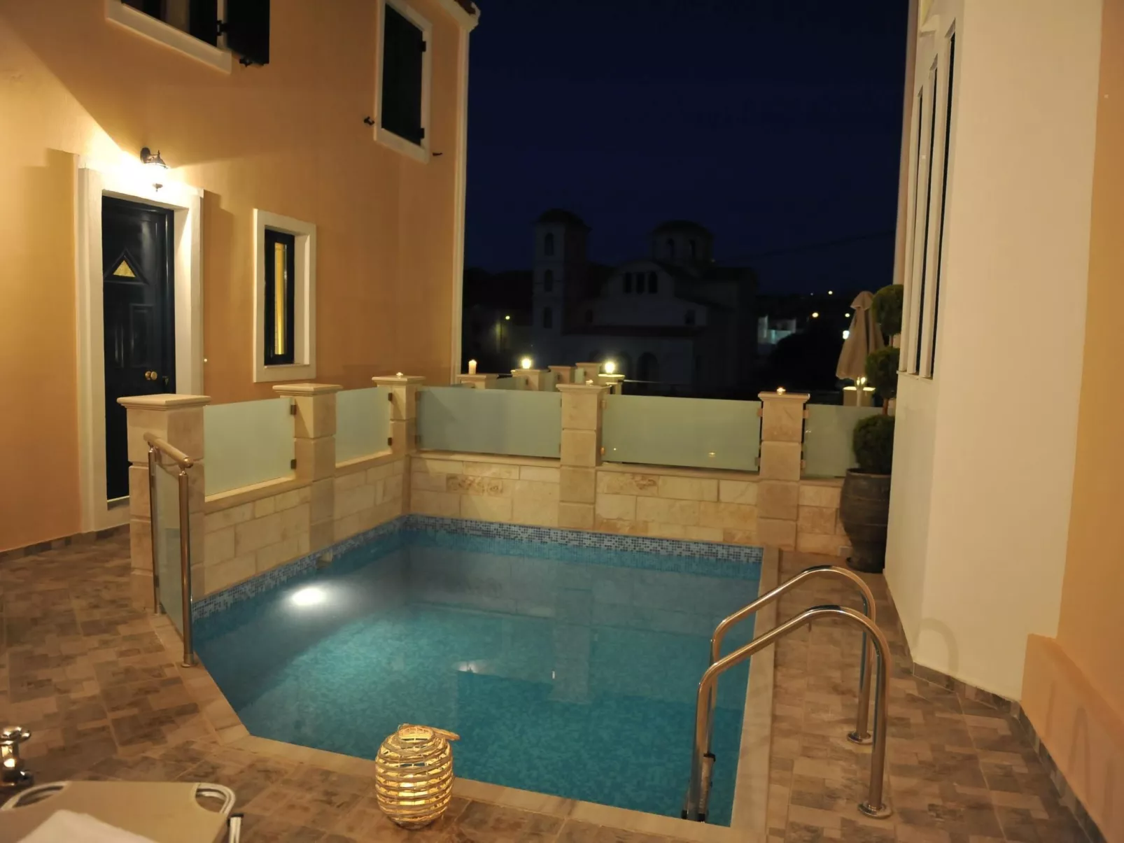 Schönes Haus in Panormos mit kleinem Garten-Buiten