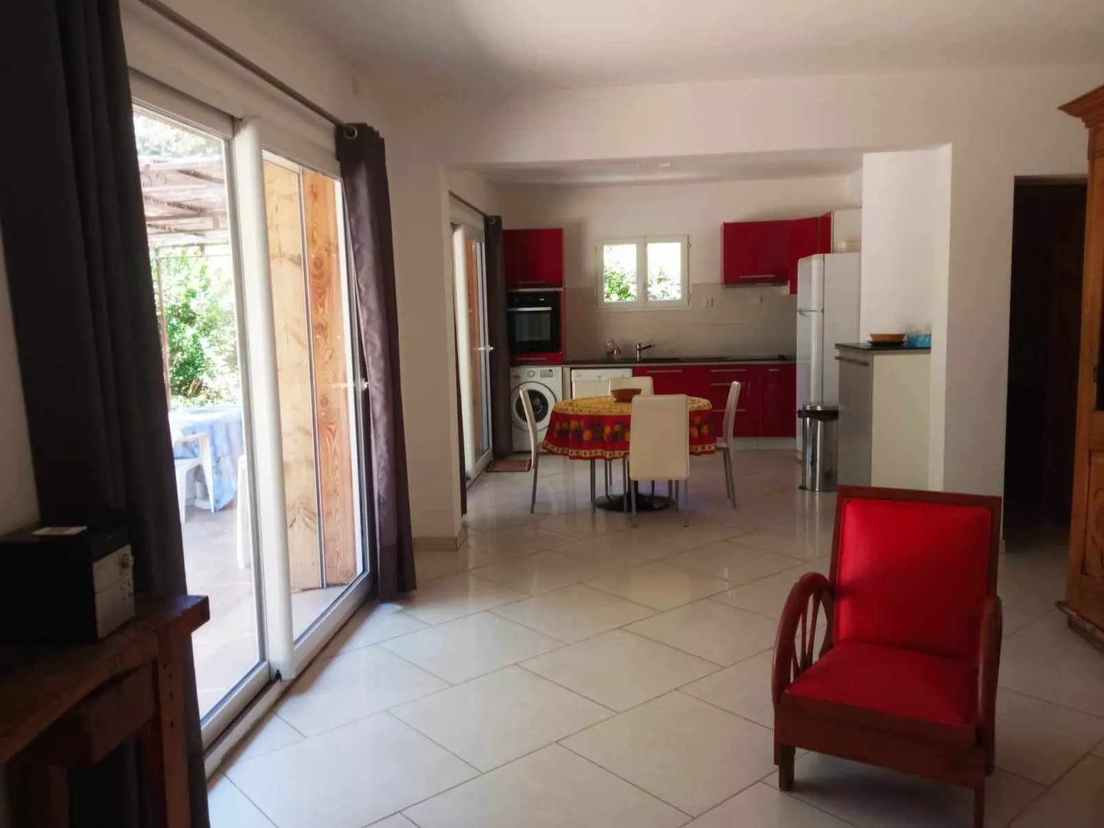 La petite maison sous les pinins-innenpool-Binnen