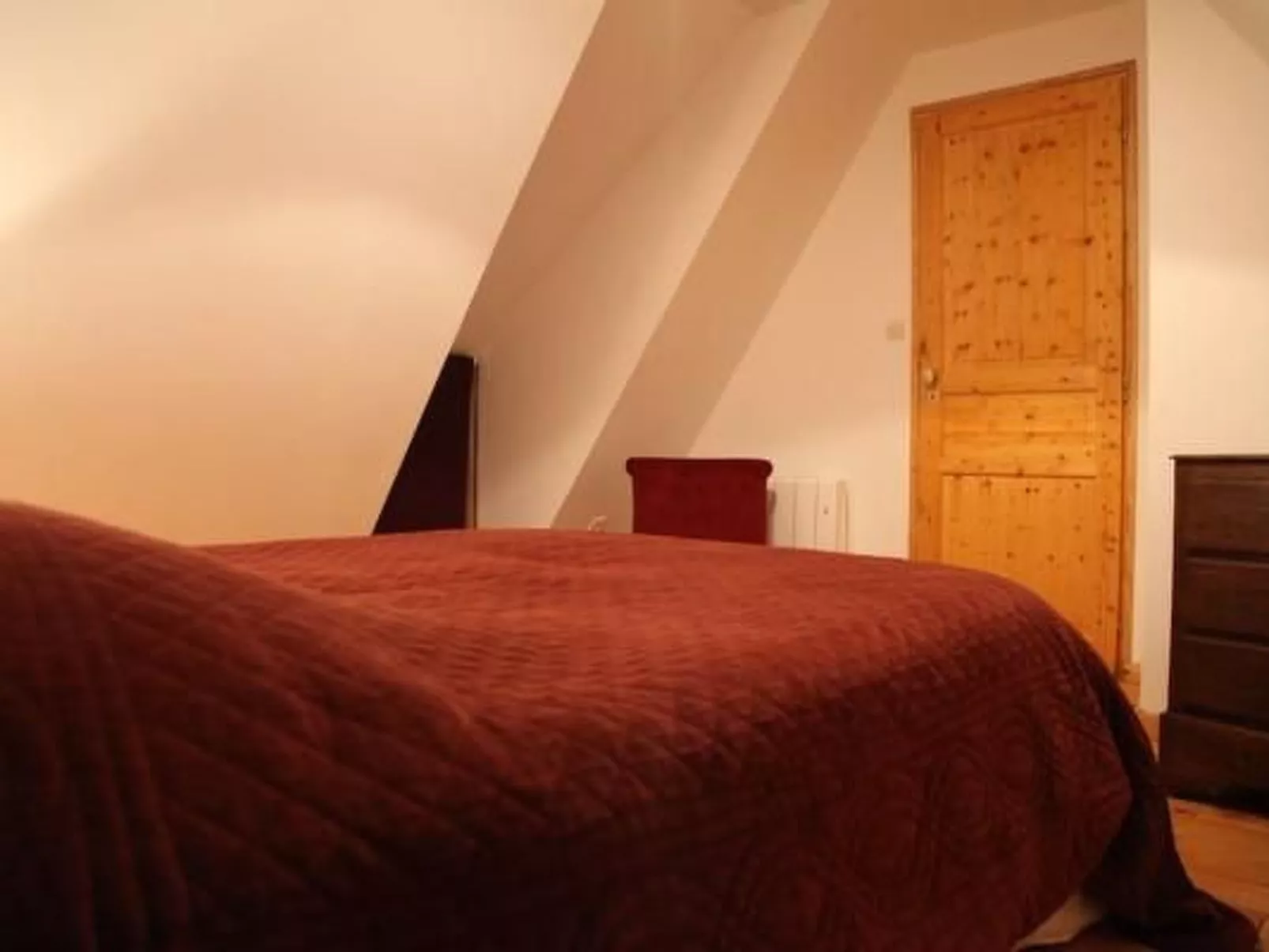 "L'Etable d'Emile" (Stall von Emile)-Binnen