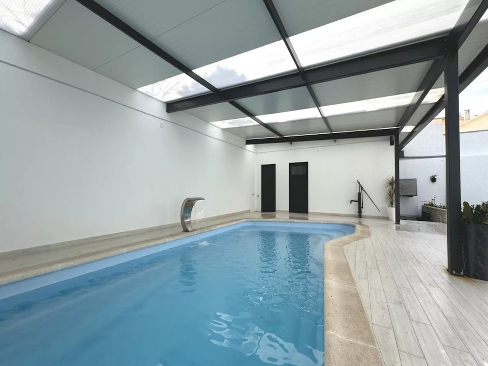 Strandhaus -Salzwasserpool, Geheizt Bedeckt-Buiten