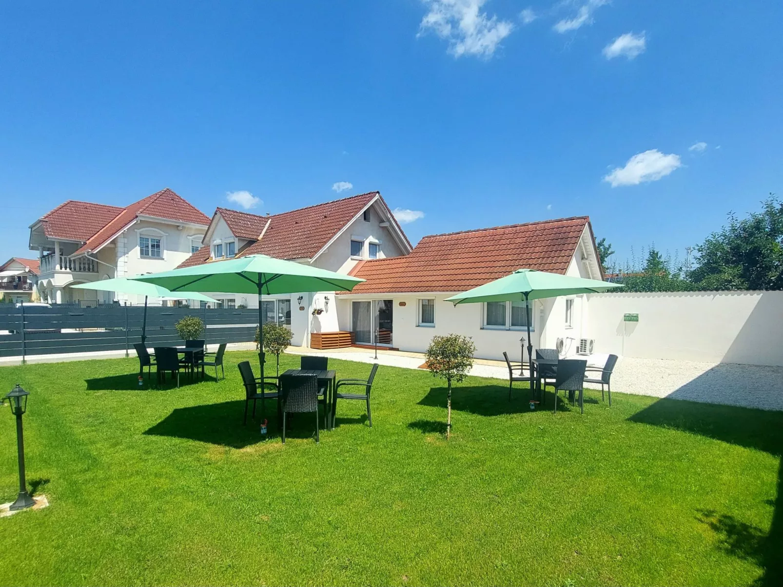 Apartement Serenity-Buiten