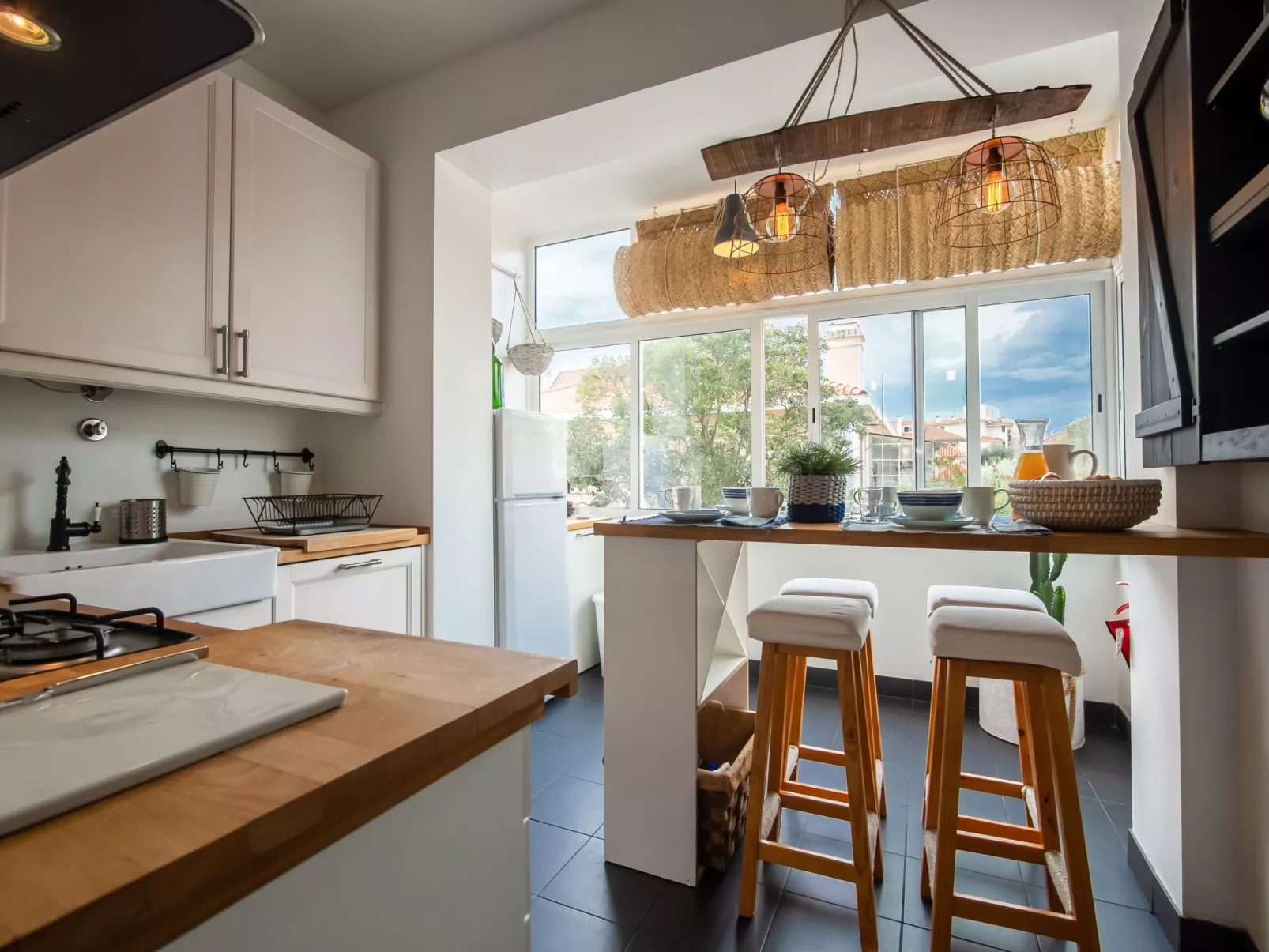 Neue, lichtdurchflutete Wohnung im Zentrum-Binnen