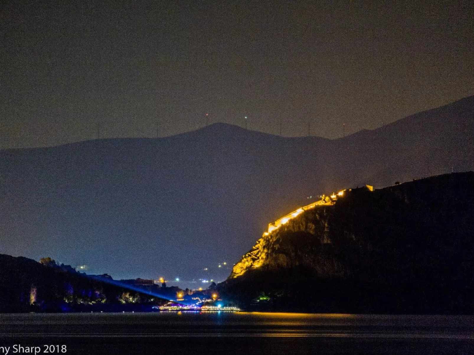 Zesa mit Balkon und Meerblick-Binnen