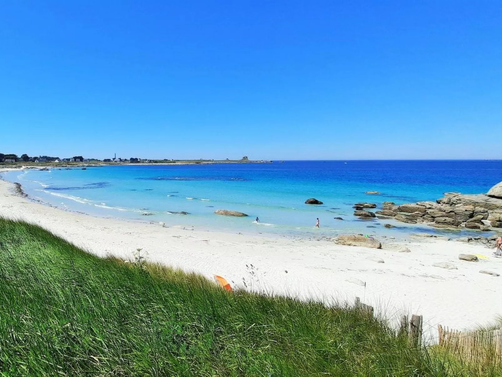 Charmantes Haus mit Garten, 200m vom Strand entfernt-Buiten