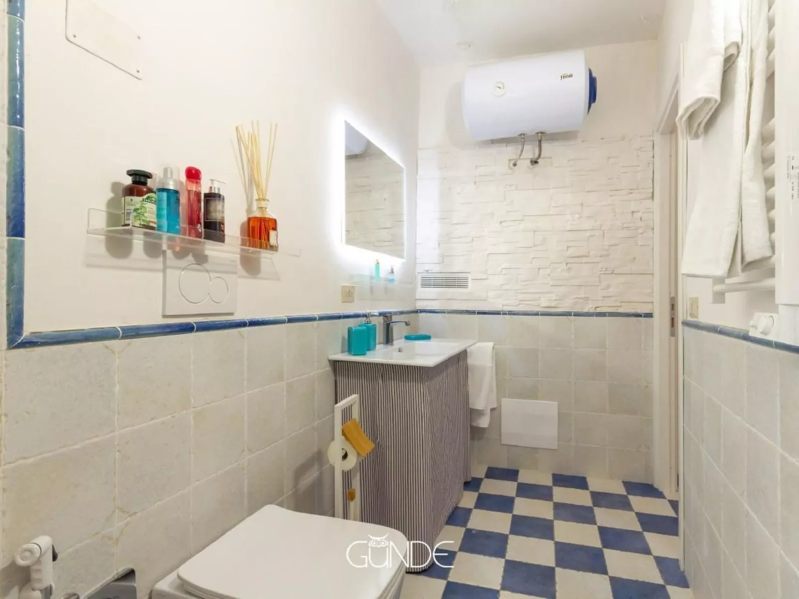 Das Bauernhaus - La Casa Contadina-Binnen