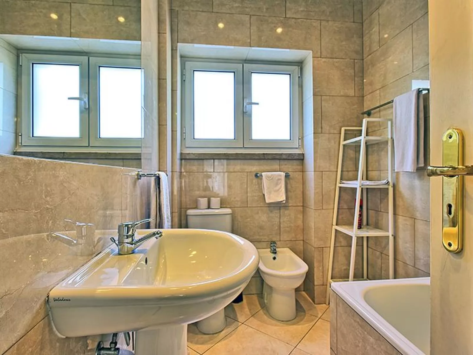 Admiral 2-Image-tags.info