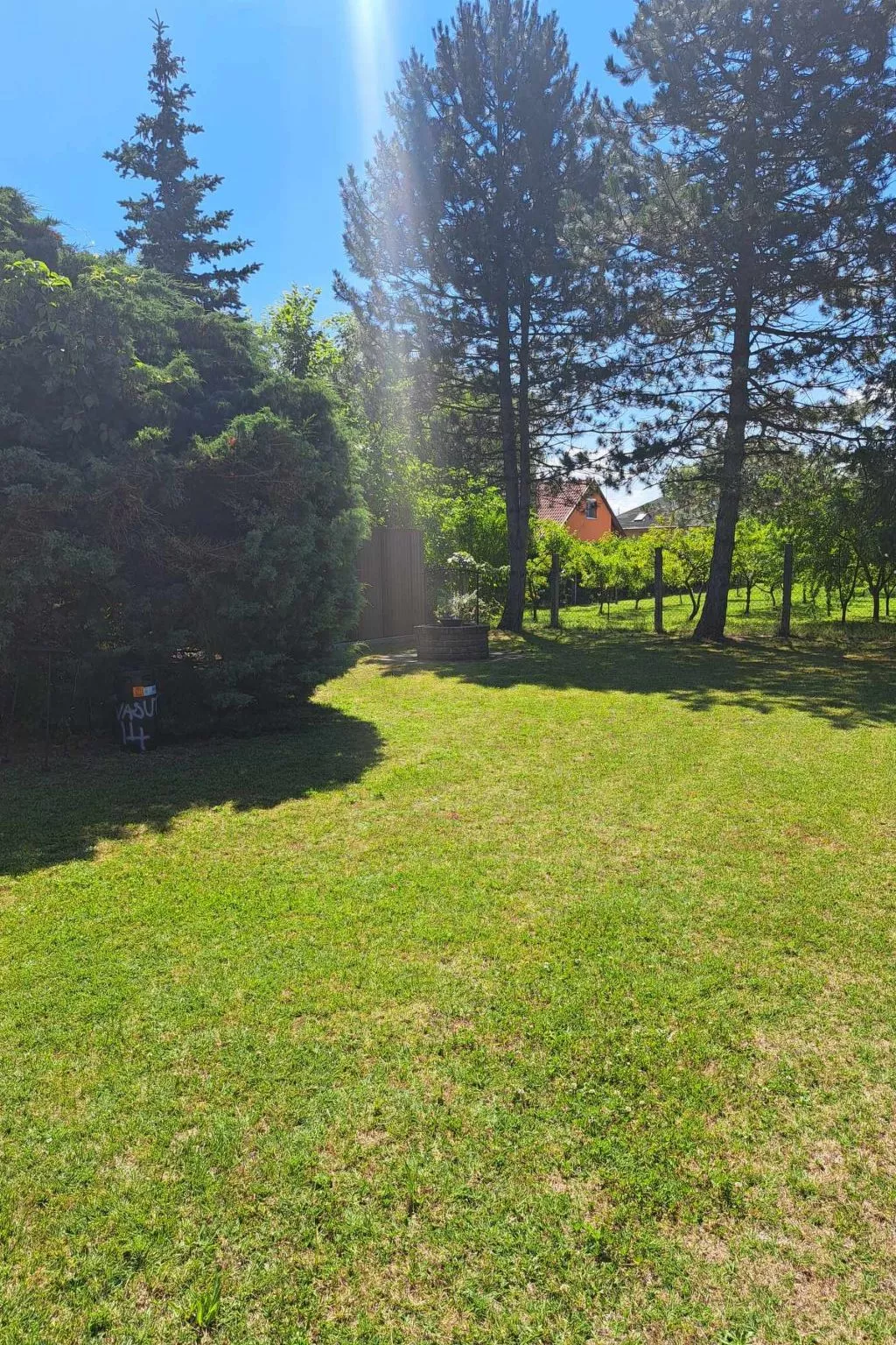 Mit eigenem Parkplatz-Buiten