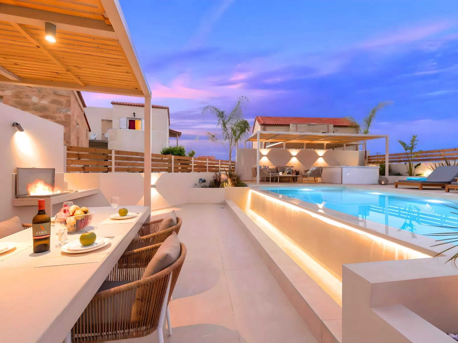 Hidden Gem Villa Pool und Jaccuzzi-Buiten