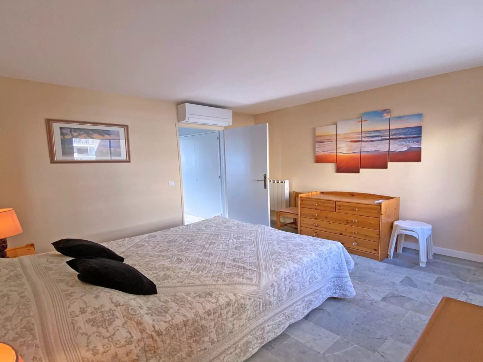 T2 mit Klimaanlage in Strandnähe in Ste Maxime - Binnen