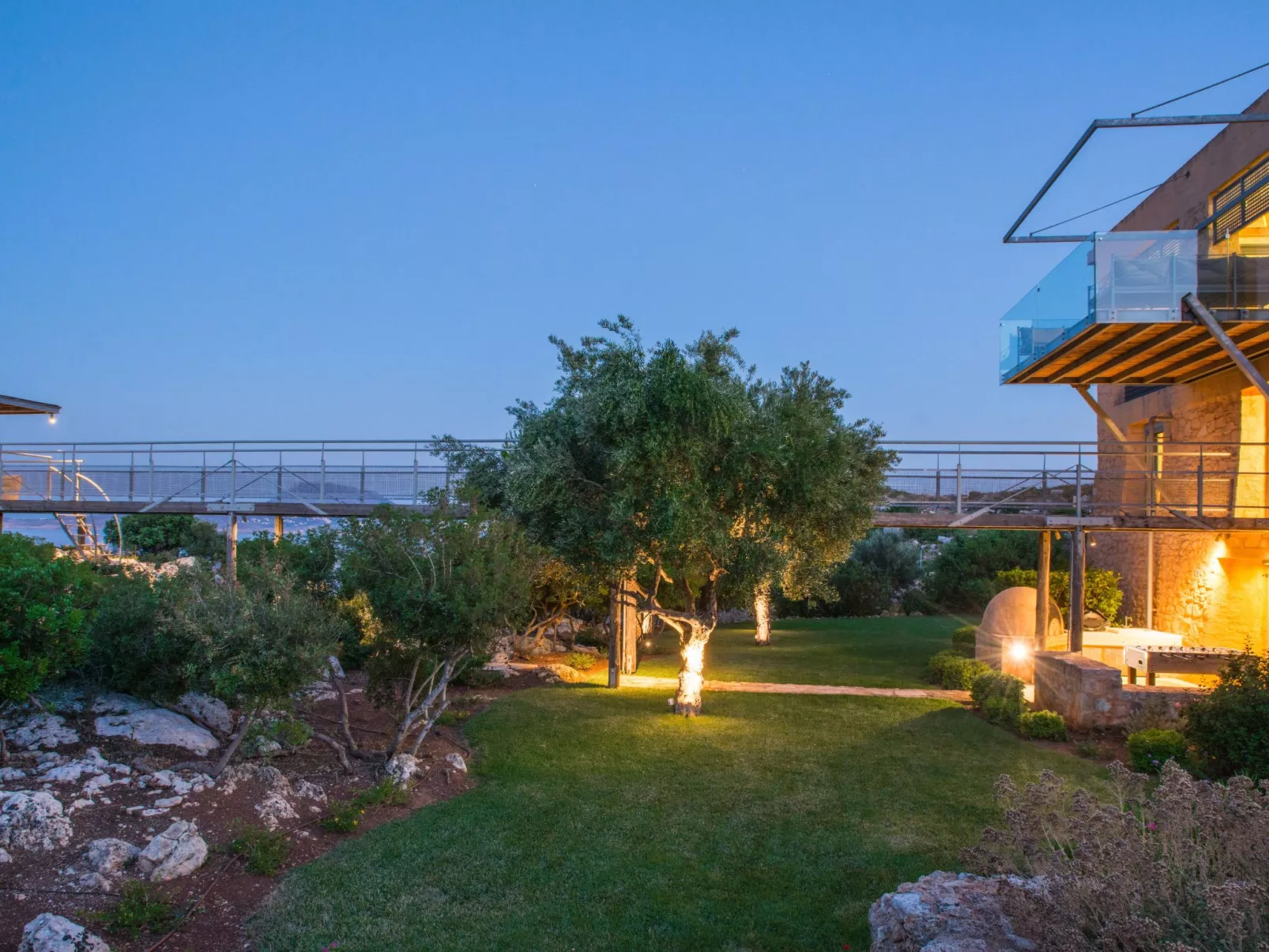 Anwesen "Olea Prime" mit Infinity-Pool-Image-tags.info