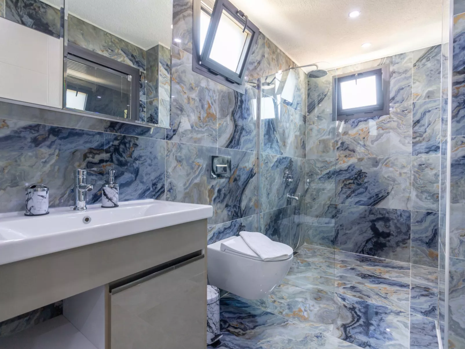 Moderne Villa in der Natur für 4 Personen-Binnen