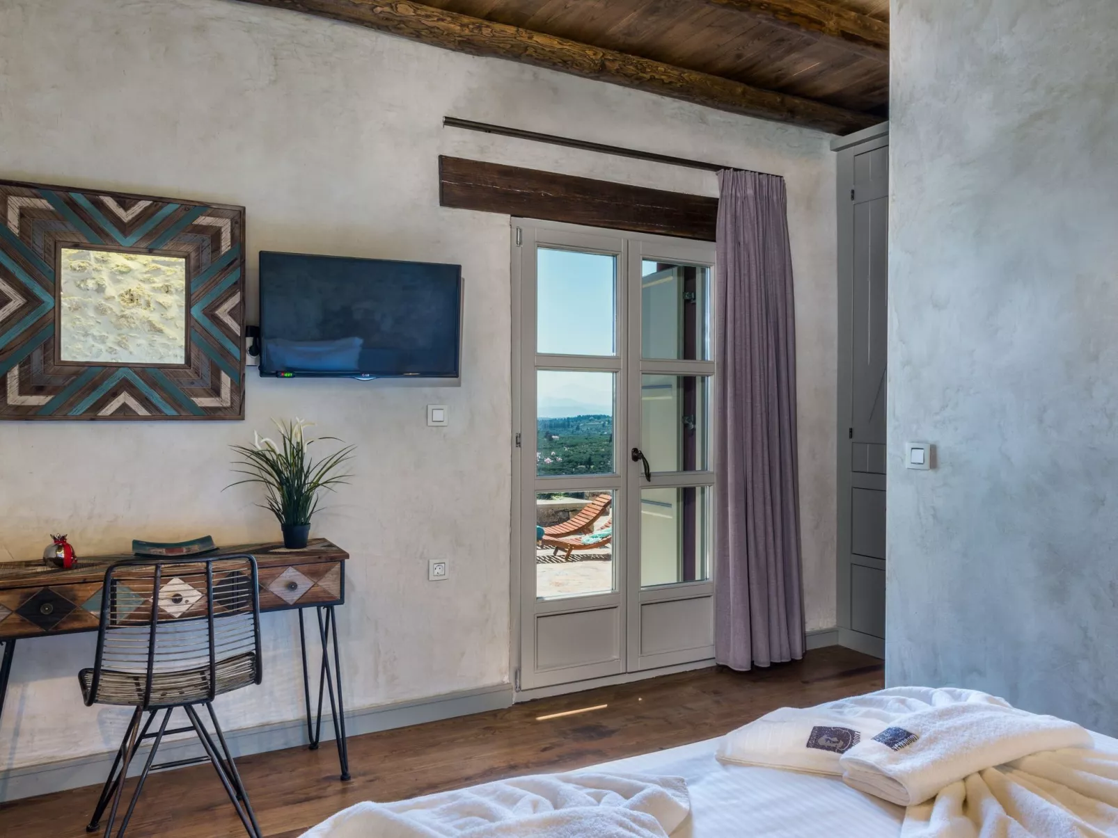 "Liodosifis" mit eigenem Pool-Image-tags.info