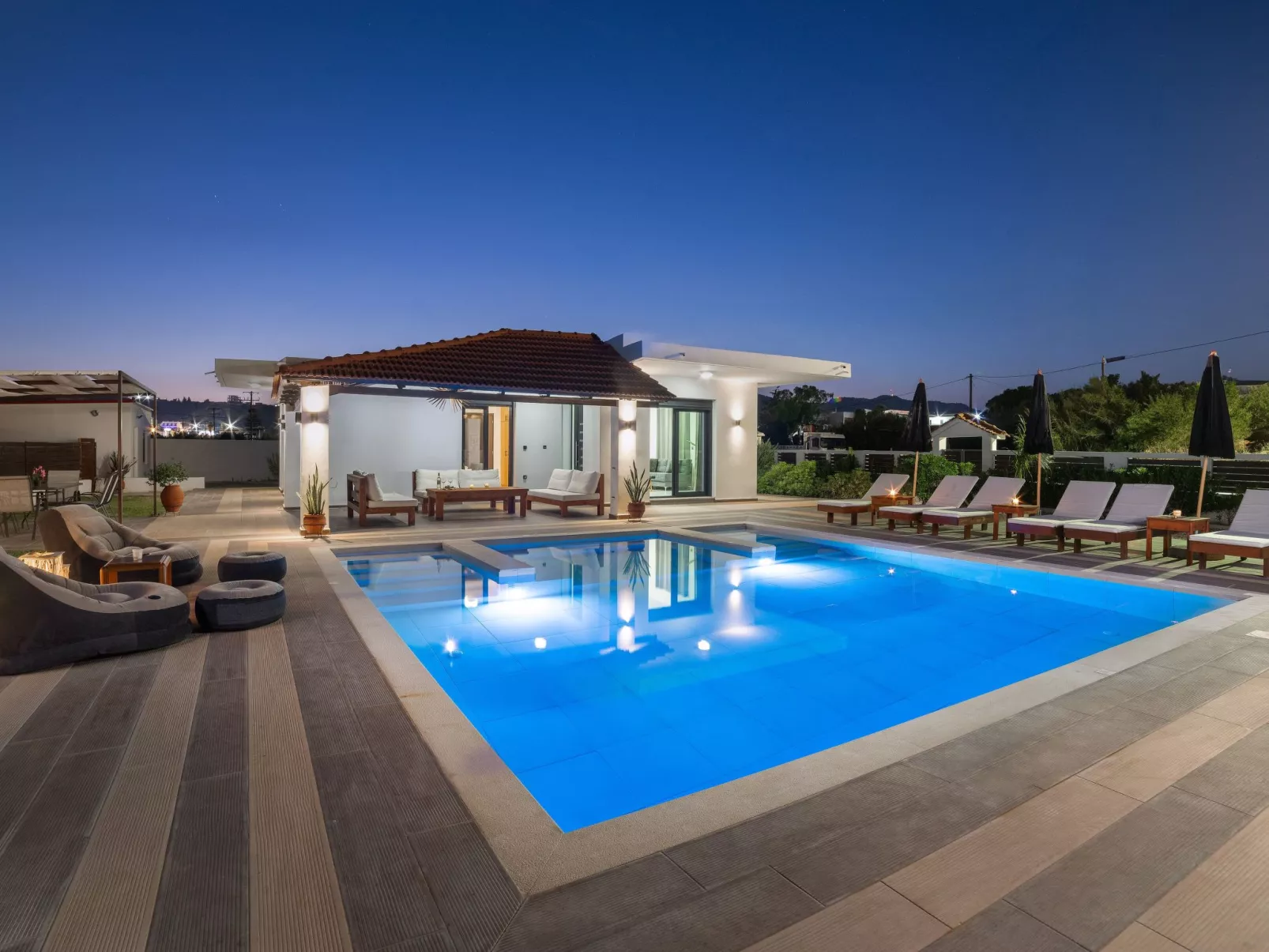 Elysianische Villa in der Nähe des Dorfes Afantou