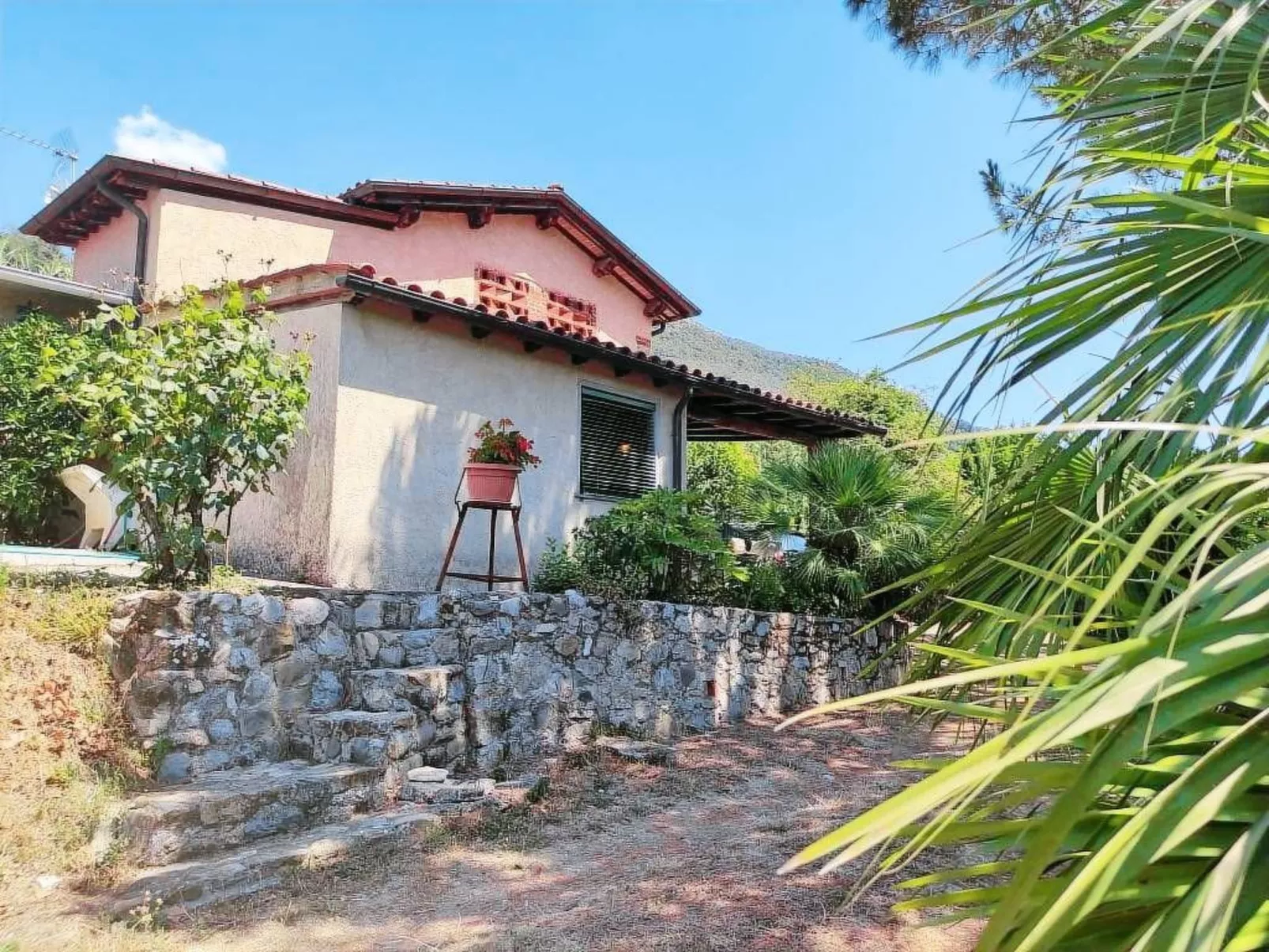 Mit privatem Pool-Buiten