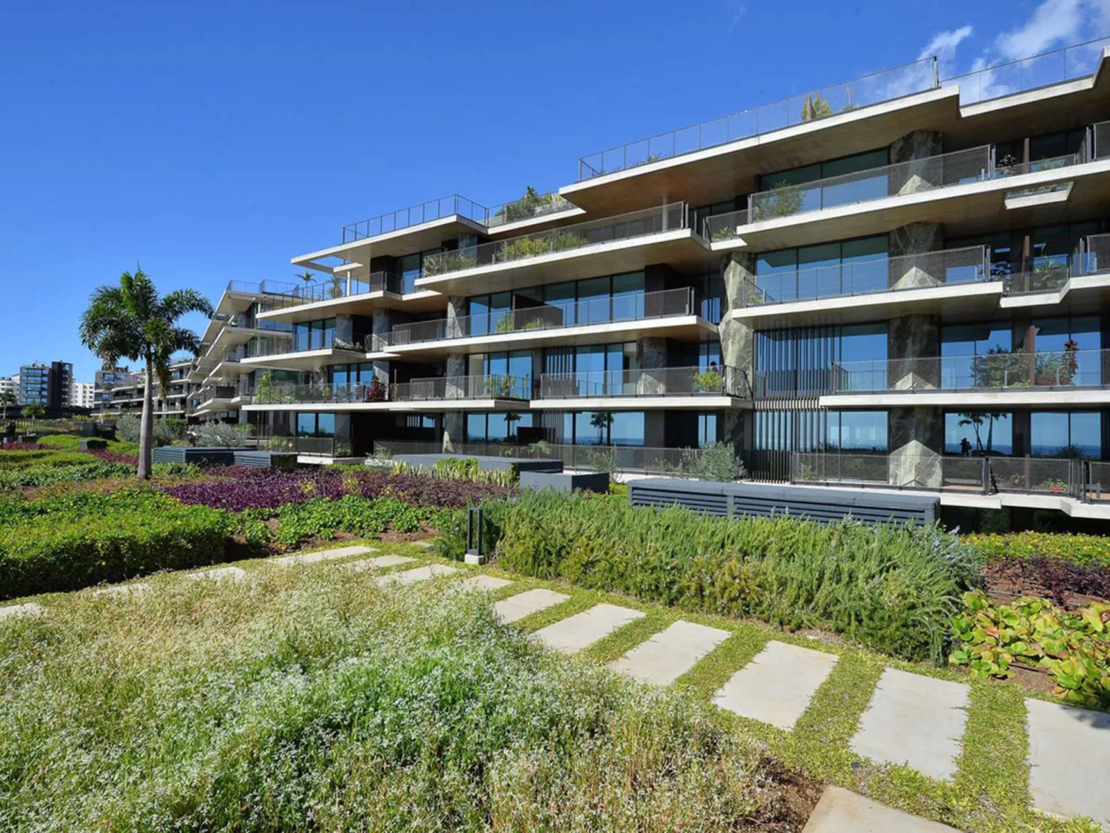 RJS Savoy Monumentalis-Buiten