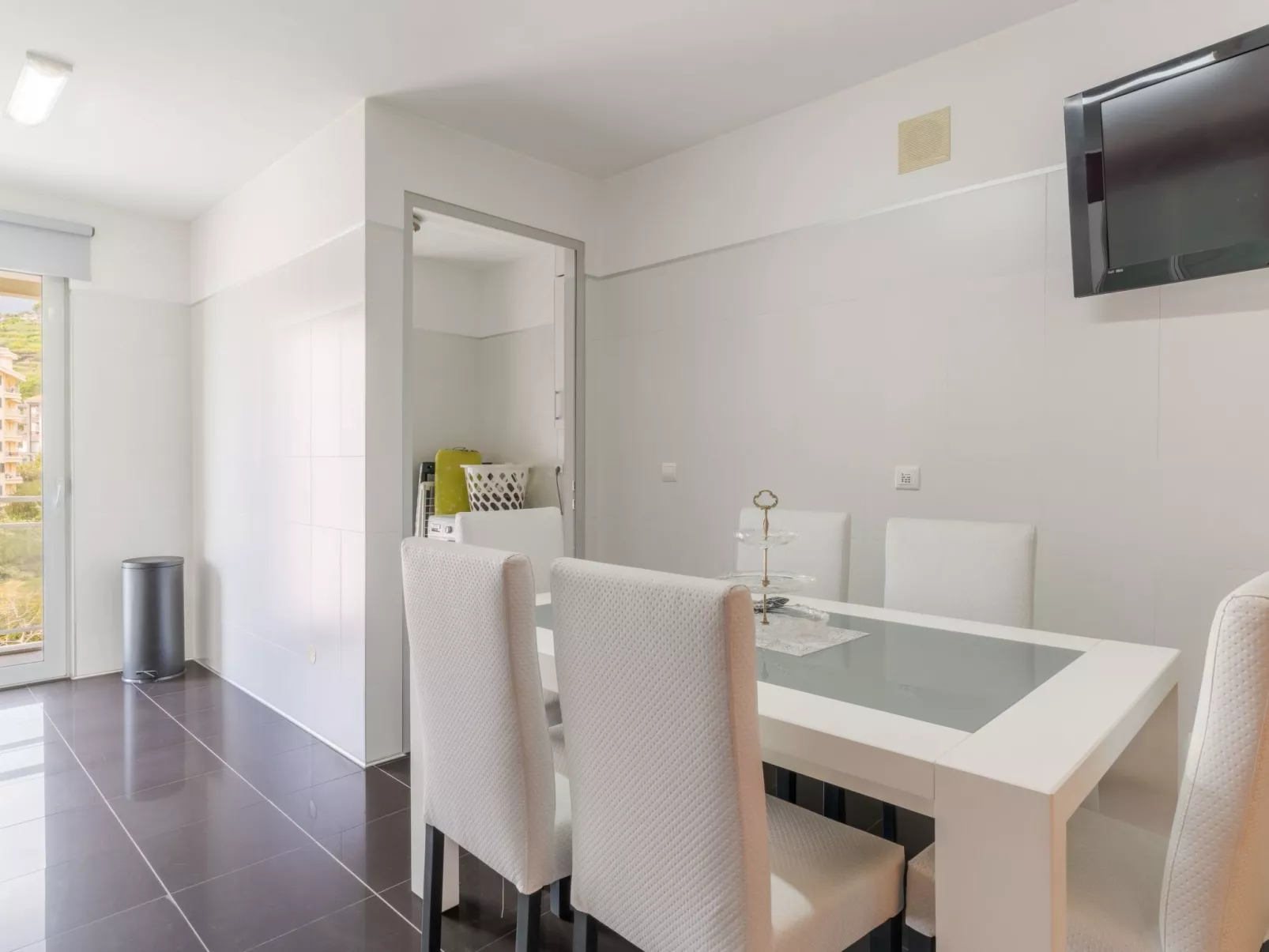 Mit gemeinschaftlichem Pool-Binnen