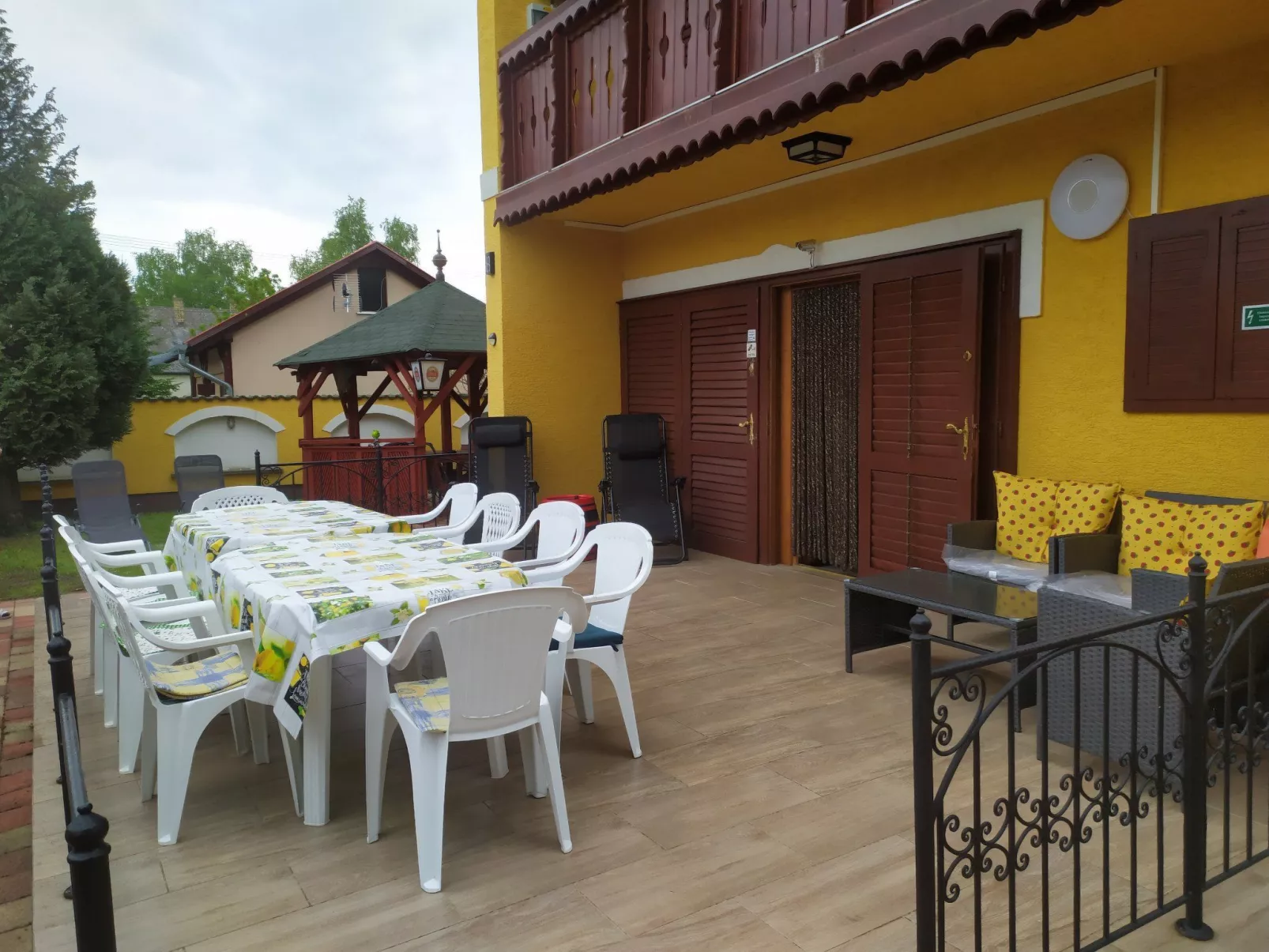 Ferienvilla mit Garten, Grill und Terrasse-Binnen