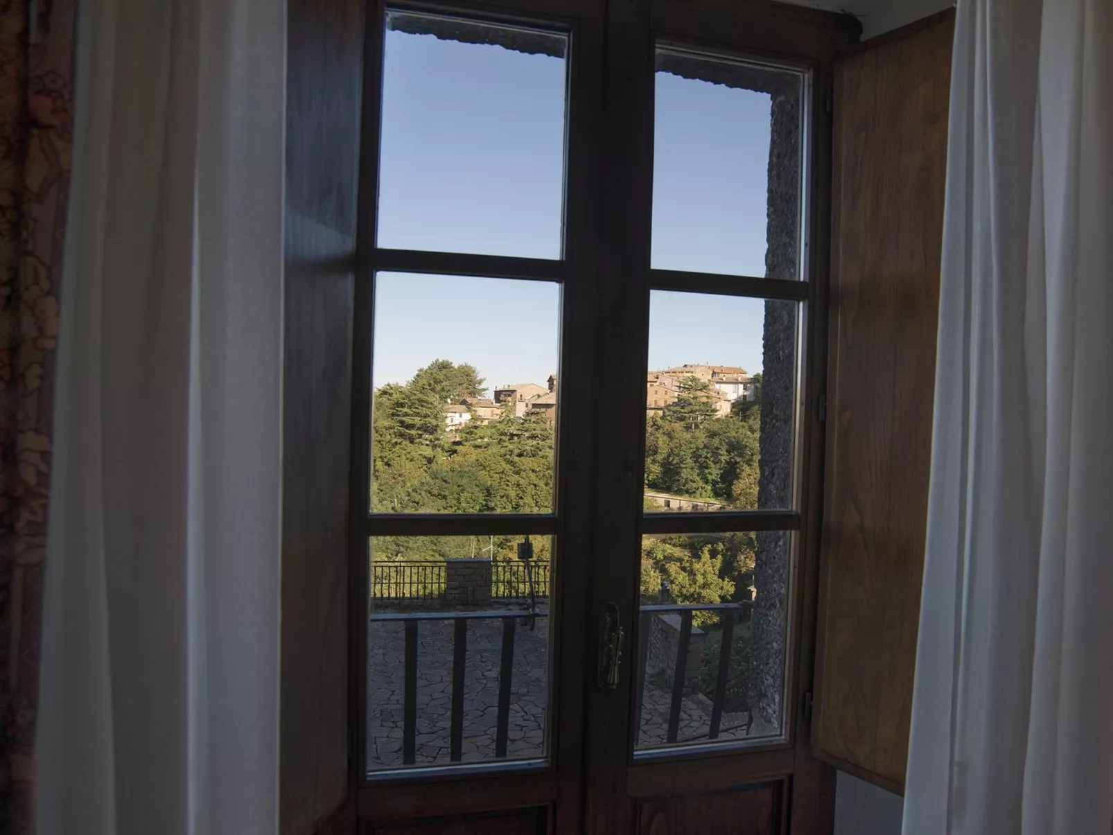 Komfortable Unterkunft in einem Schloss, Schwimmbad-Buiten