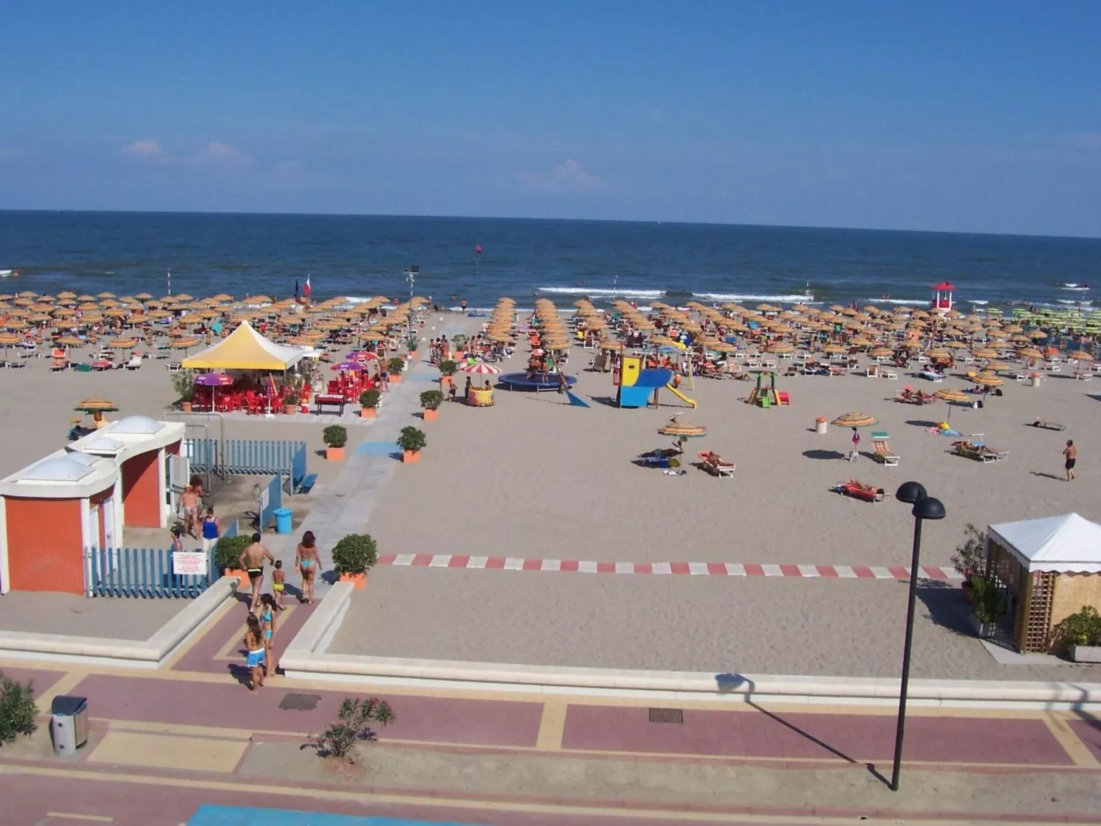 'Milan' mit Balkon-Buiten